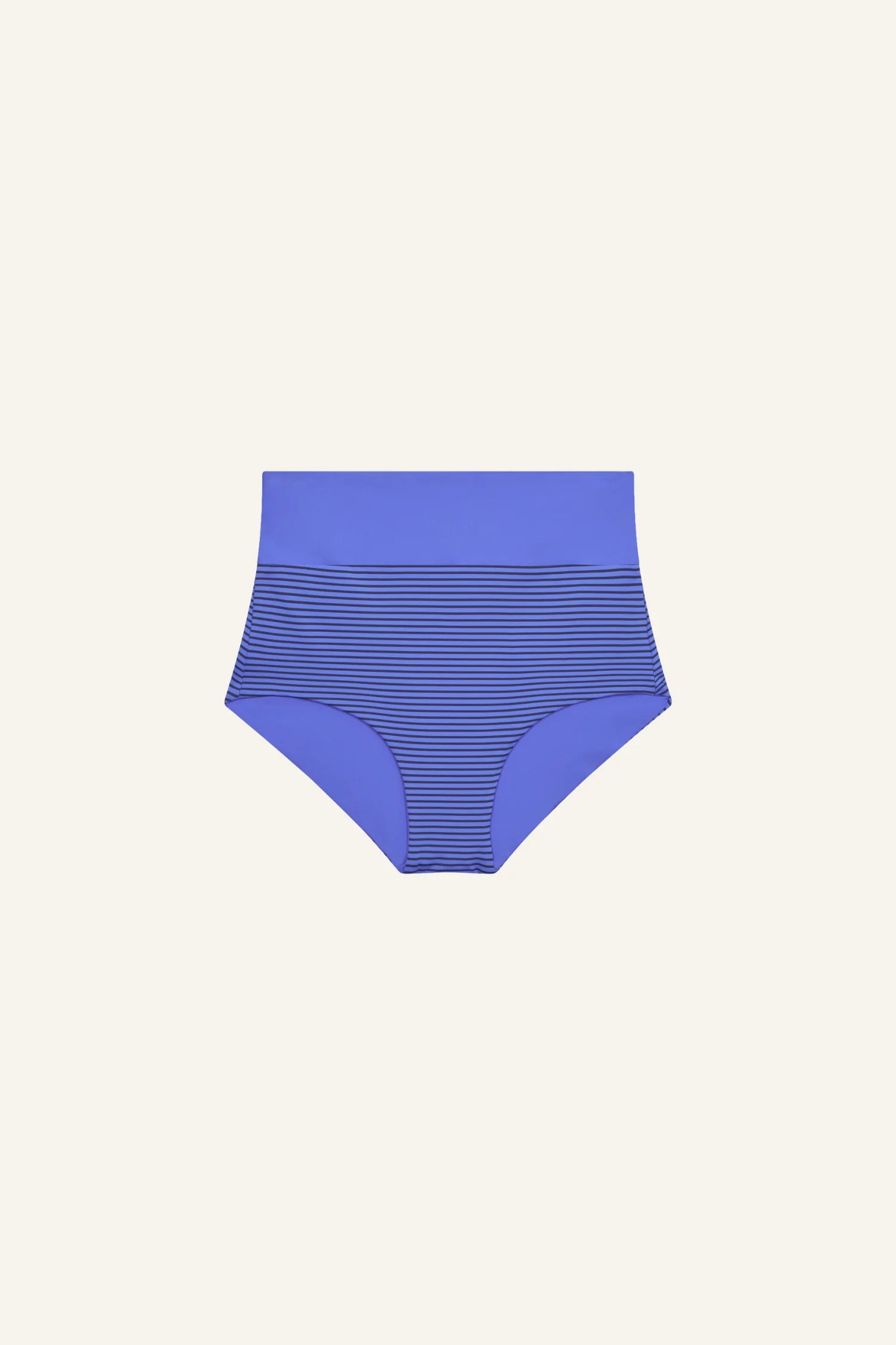 MYMARINI Bikinihose mit Streifen, High waist, in Blau auf hellem Hintergrund.#color_blueberry-striped