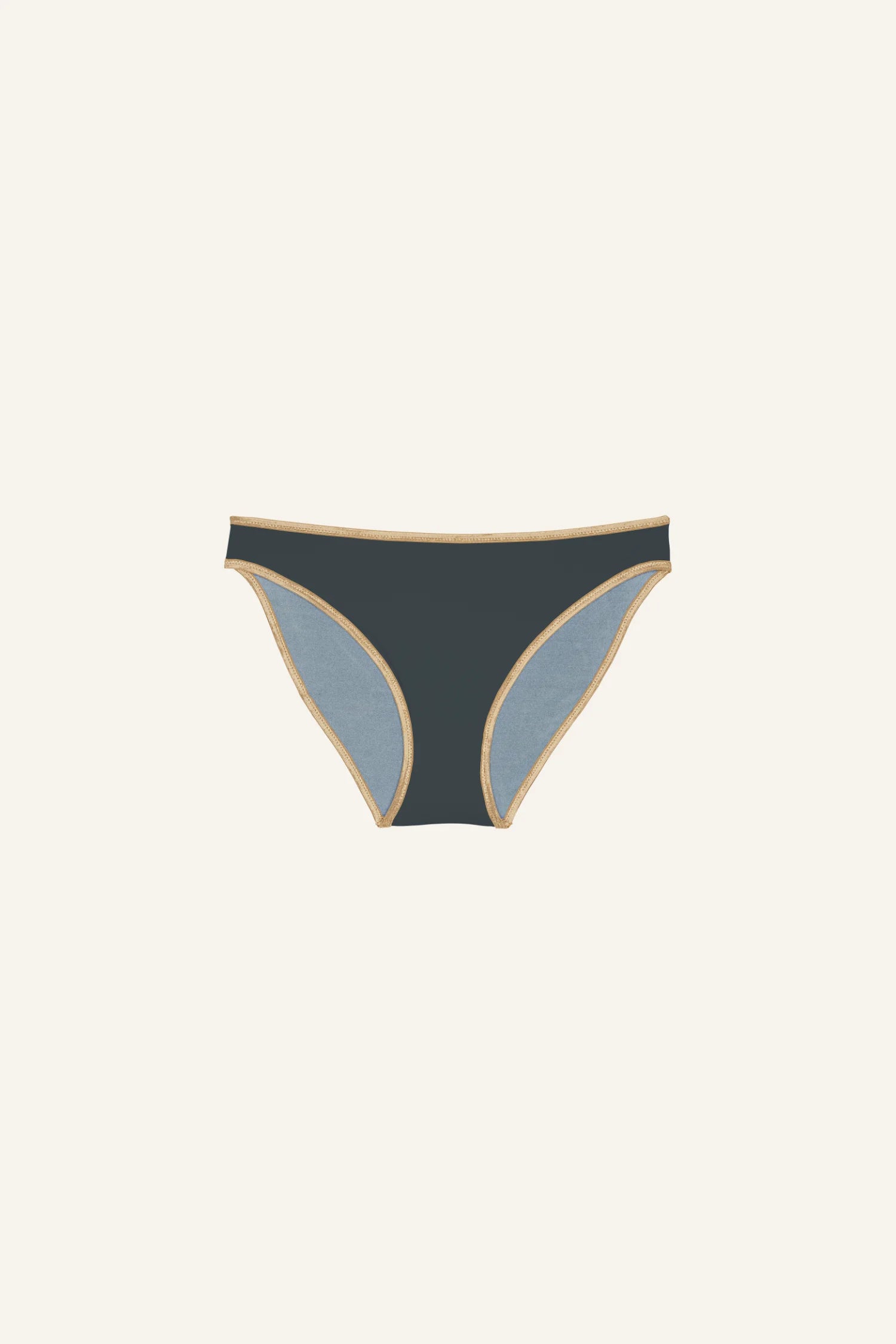 MYMARINI Bikinihose in Dunkelgrau mit beigen Rändern, Mid rise Schnitt, auf hellem Hintergrund.#color_crystal-grey