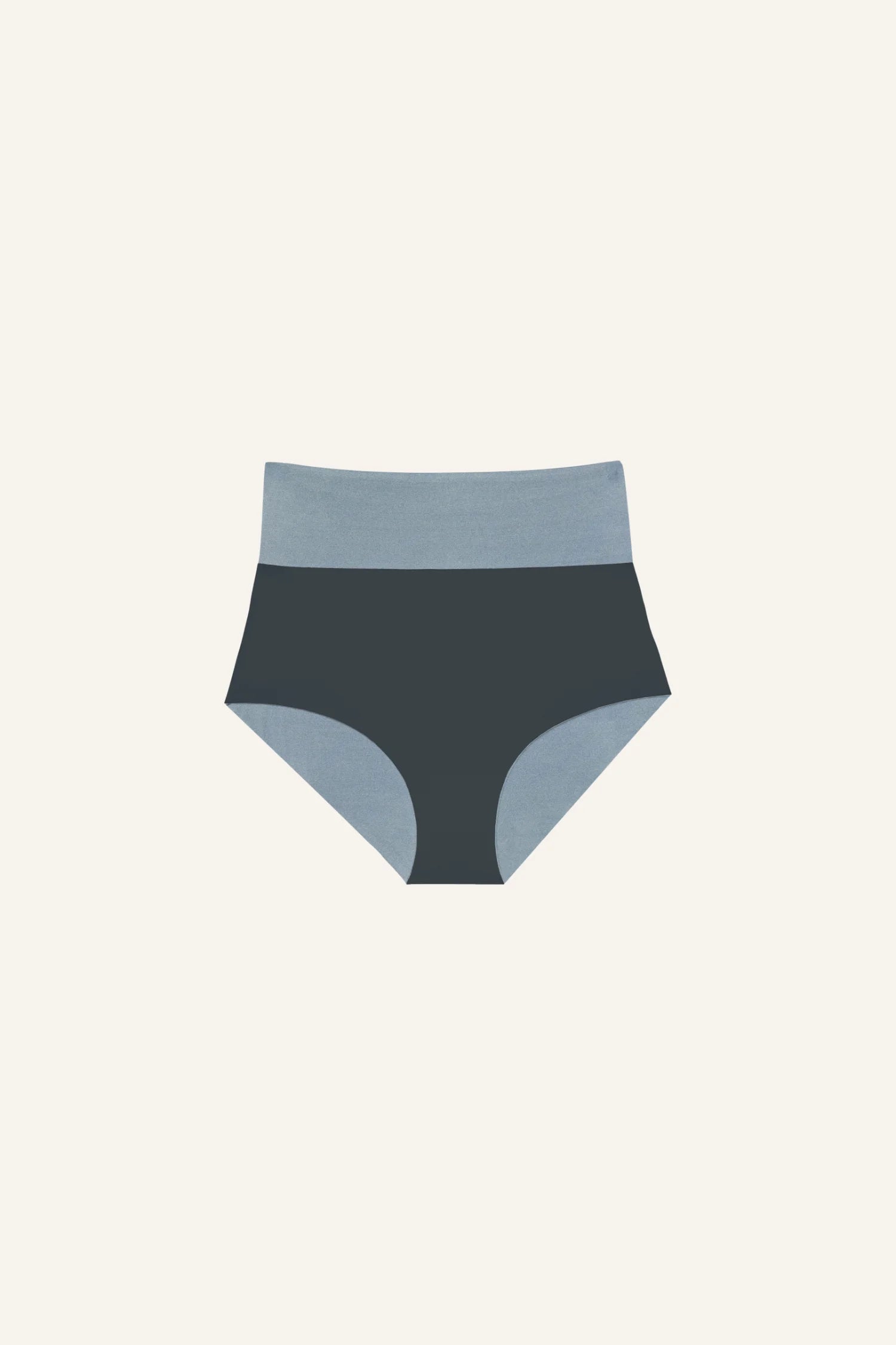 MYMARINI Bikinihose in Dunkelgrau mit hellgrauem Bund, High waist Schnitt, vor hellem Hintergrund.#color_crystal-grey