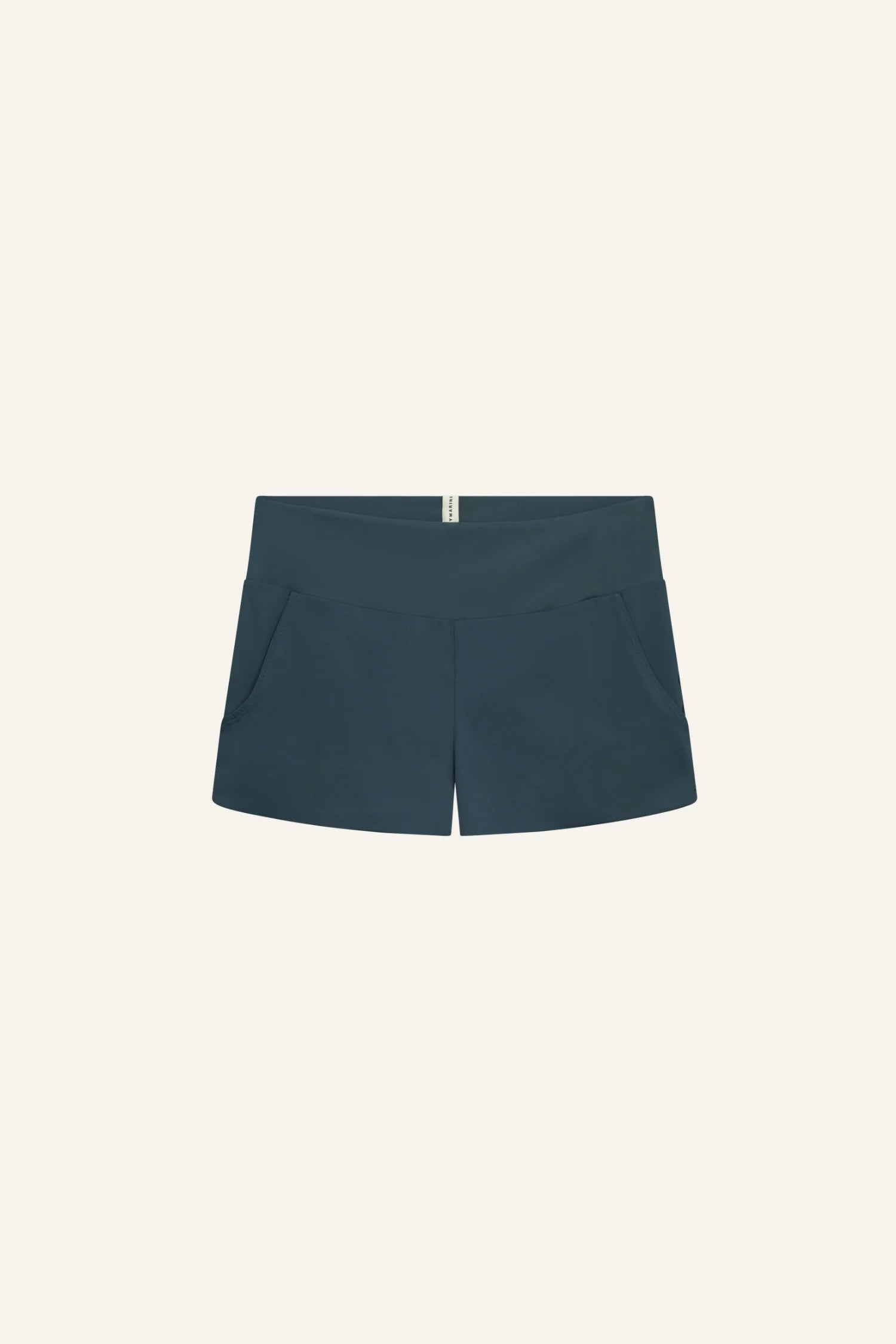Dunkelblaue MYMARINI Shorts mit breitem Bund und seitlichen Taschen, vor hellem Hintergrund.#color_grey