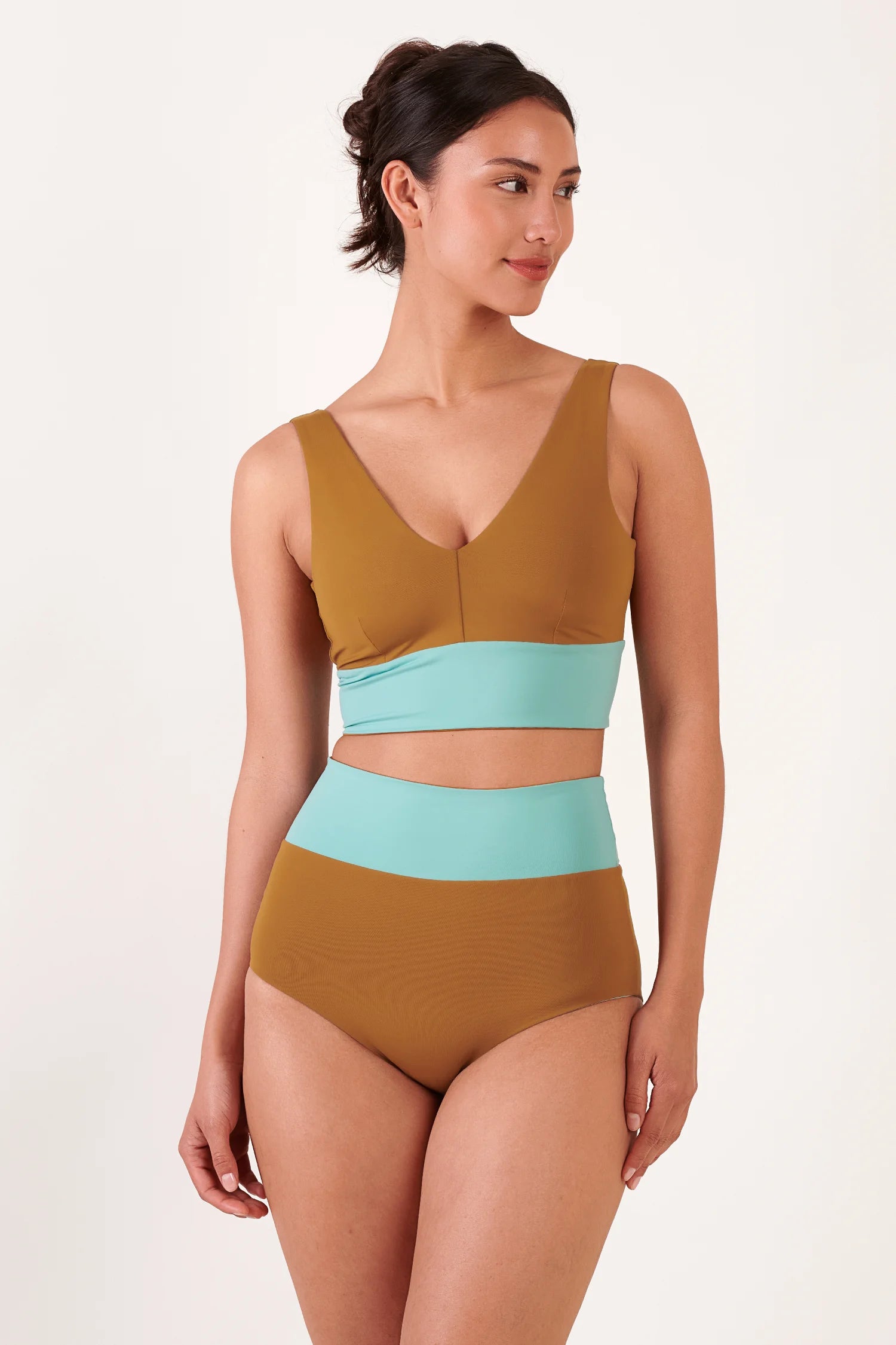 MYMARINI Bikini: Top senfgelb, V-Ausschnitt, breite Träger; Hose senfgelb mit türkisfarbener High-Waist-Bund.#color_oak-eucalyptus
