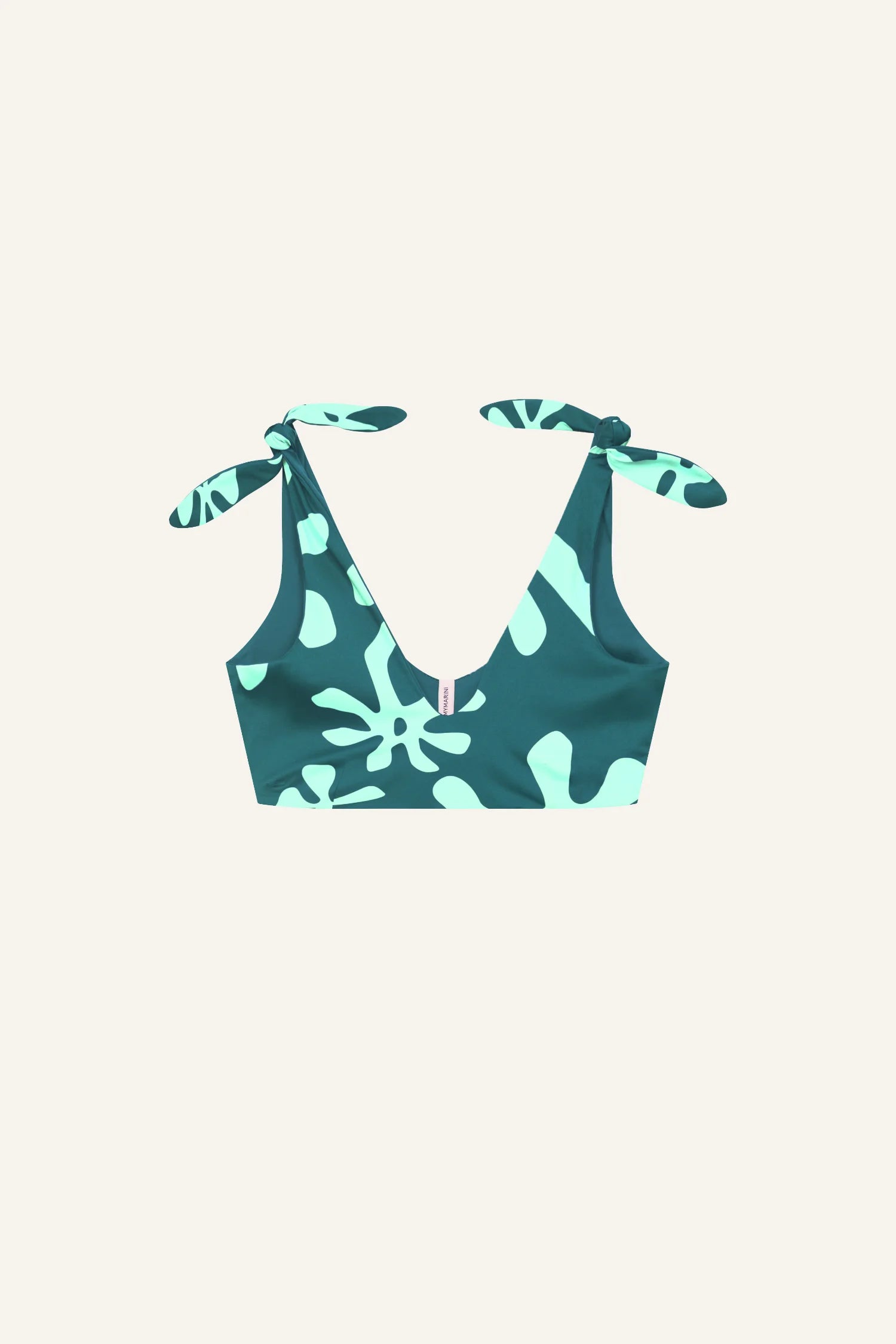 MYMARINI Bikinitop mit V-Ausschnitt und breiten Trägern, dunkelgrün mit hellgrünem Muster, auf hellem Hintergrund.#color_jungle-print