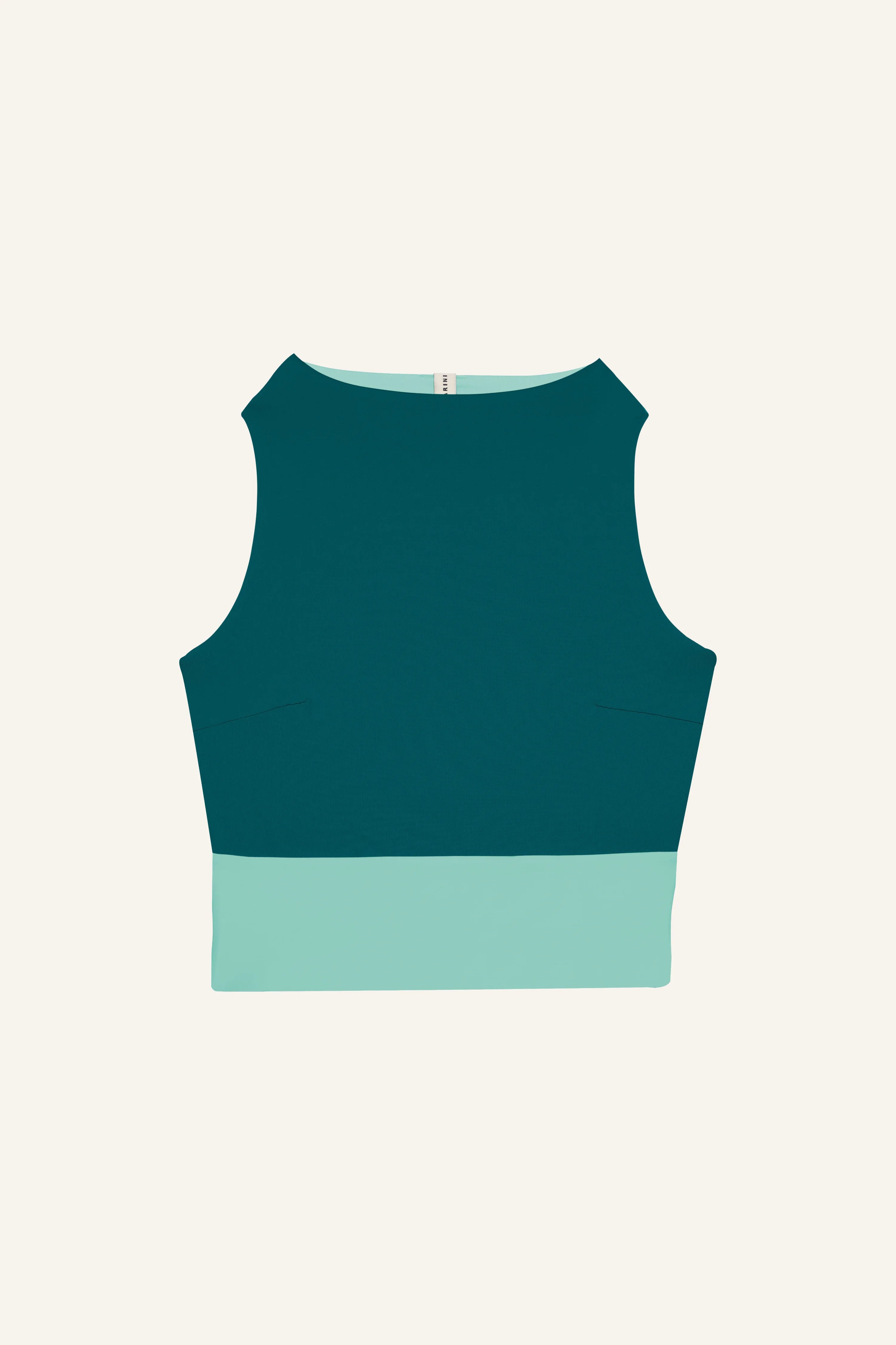 Ärmelloses MYMARINI-Top in Dunkelgrün mit hellgrünem Saum, hoch geschlossen.#color_eucalyptus-petrol