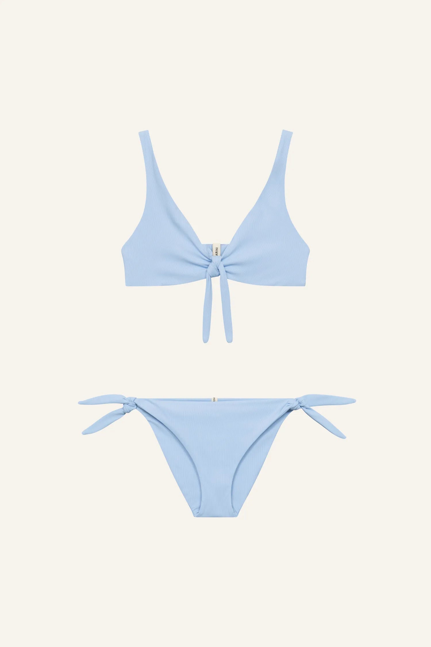 MYMARINI hellblauer Bikinitop mit breiten Trägern und vorderer Schleife sowie Bikinihose mit hohem Beinausschnitt.#color_pool