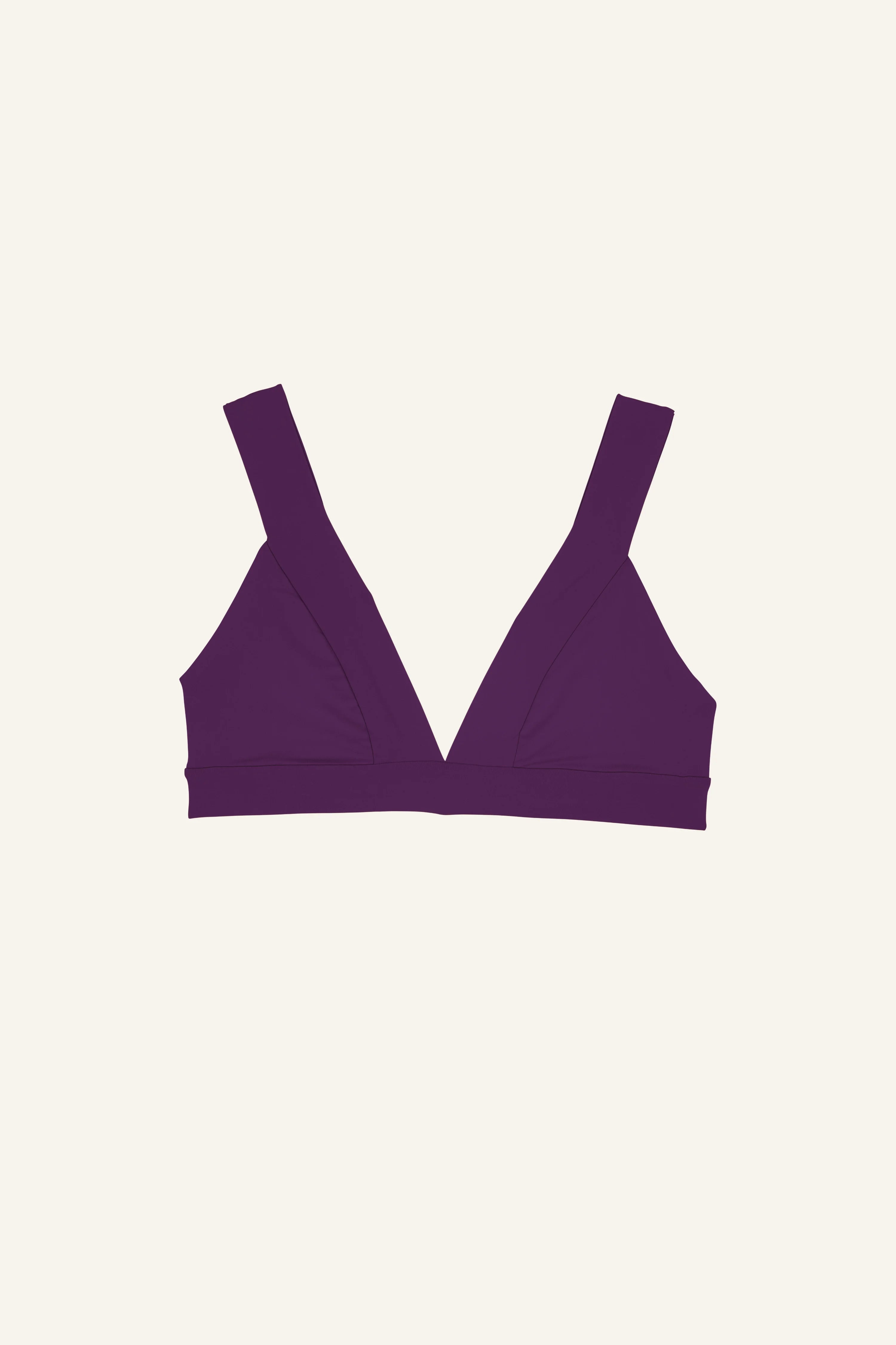 Lila Bikinitop von MYMARINI mit V-Ausschnitt und breiten Trägern vor hellem Hintergrund.#color_lavender-plum