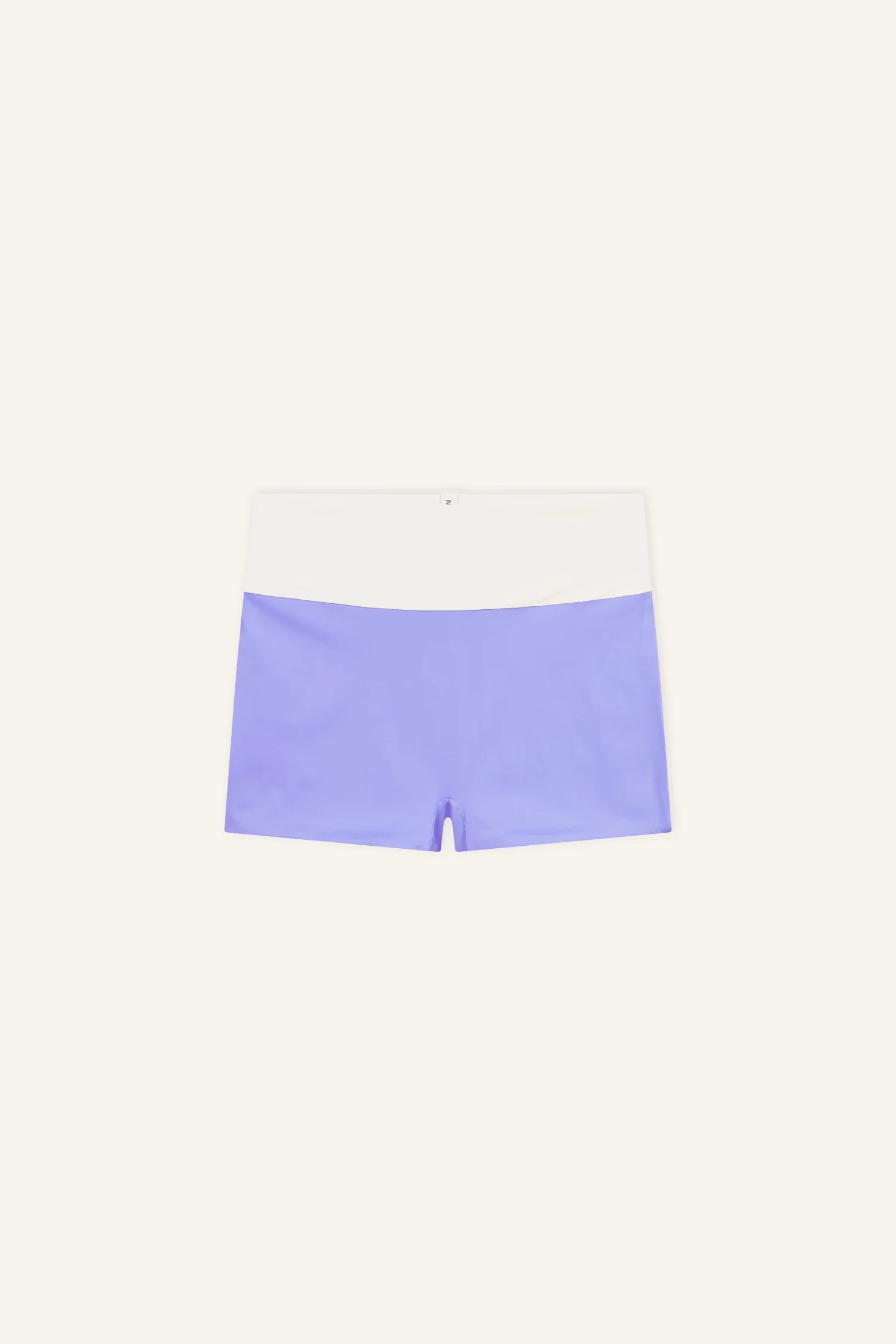 MYMARINI Bikinihose in Weiß und Flieder, Mid Rise, glatte Oberfläche; Teil eines Bademoden-Outfits für Strand oder Pool.#color_chocolate-lilac