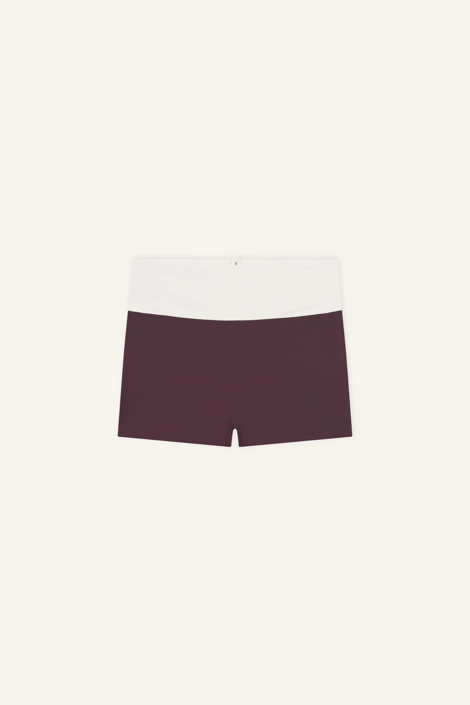 MYMARINI Bikinihose mit weißem hohen Bund und dunkelrotem Stoff, Frontansicht, Hoher Bund.#color_chocolate-lilac
