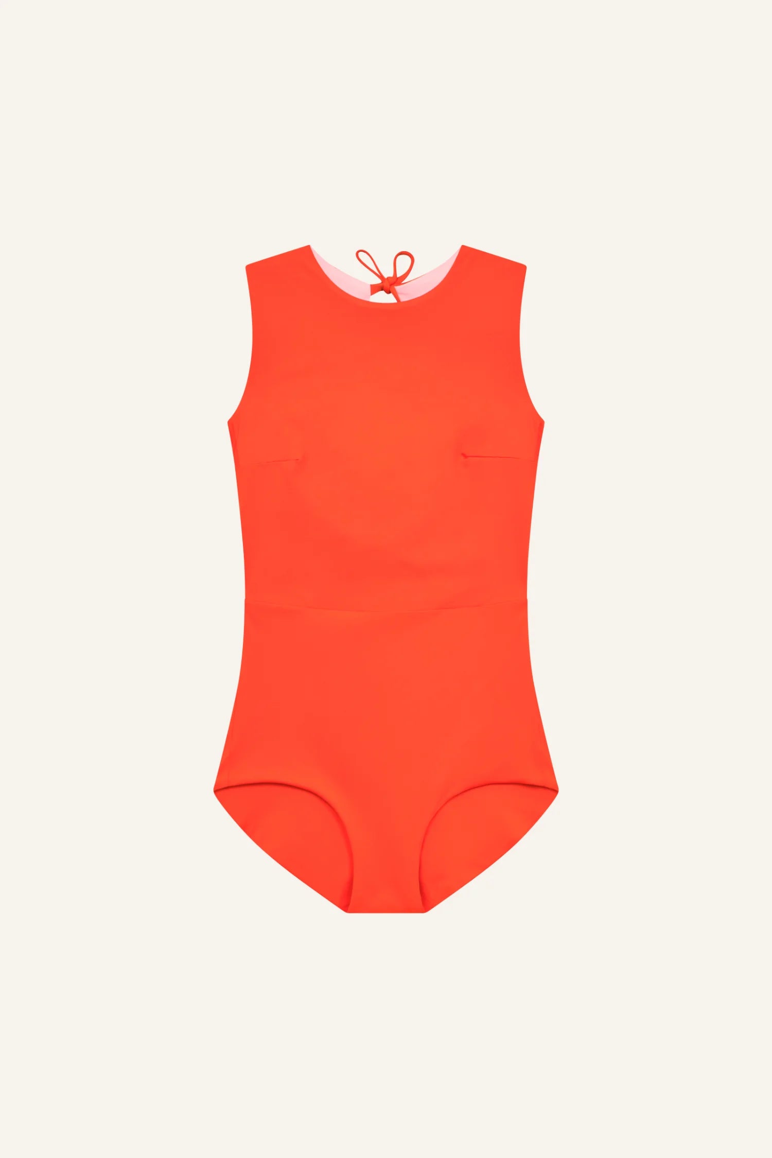 MYMARINI One-Piece in leuchtendem Orange, ärmelloser Badeanzug mit Neckholder, Hoher Beinausschnitt, kleinem Bindeband am Nacken.#color_poppy-macaron