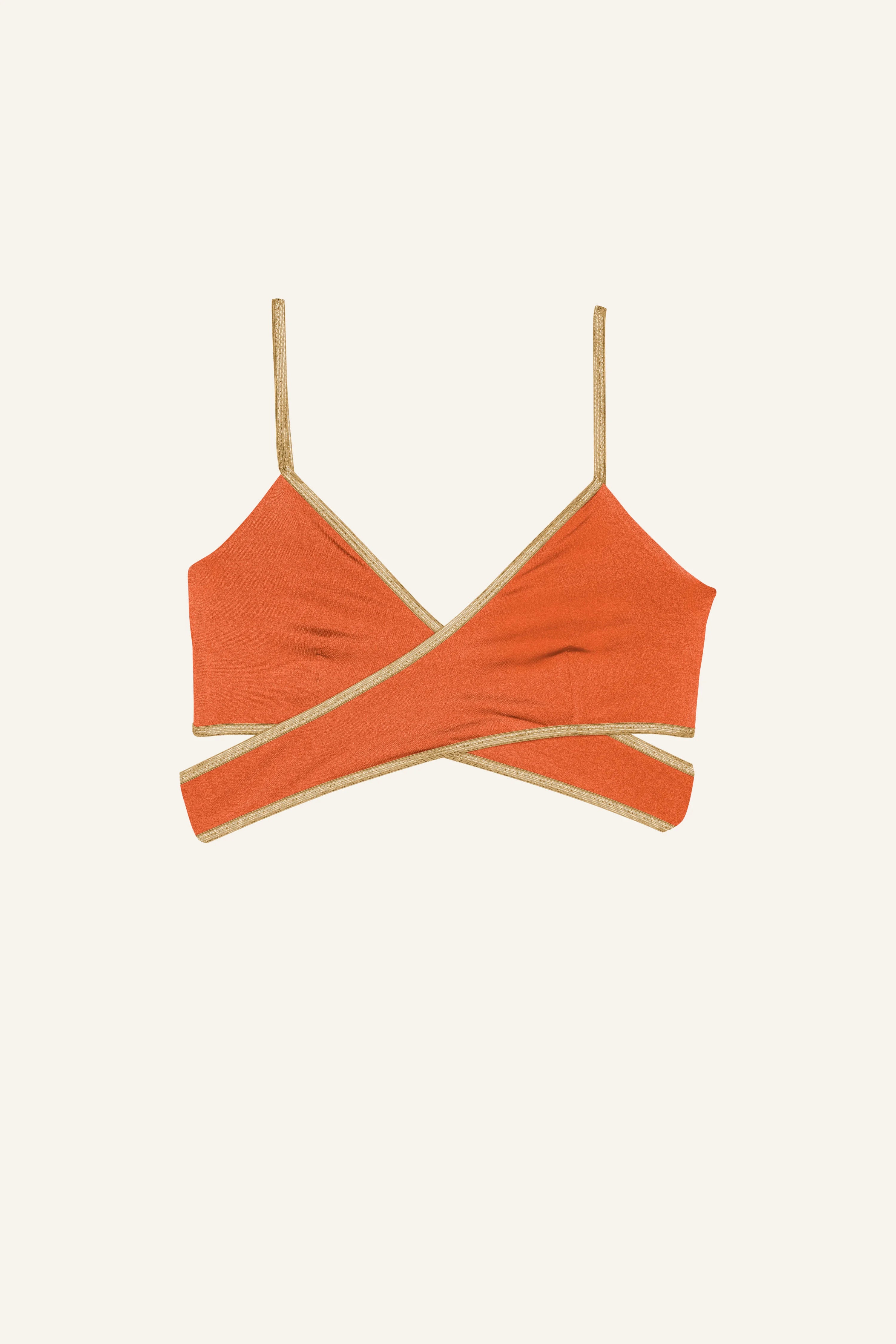 MYMARINI Bikinitop in Orange mit Spaghettiträgern und überkreuztem Design vor hellem Hintergrund.#color_papaya-cassis