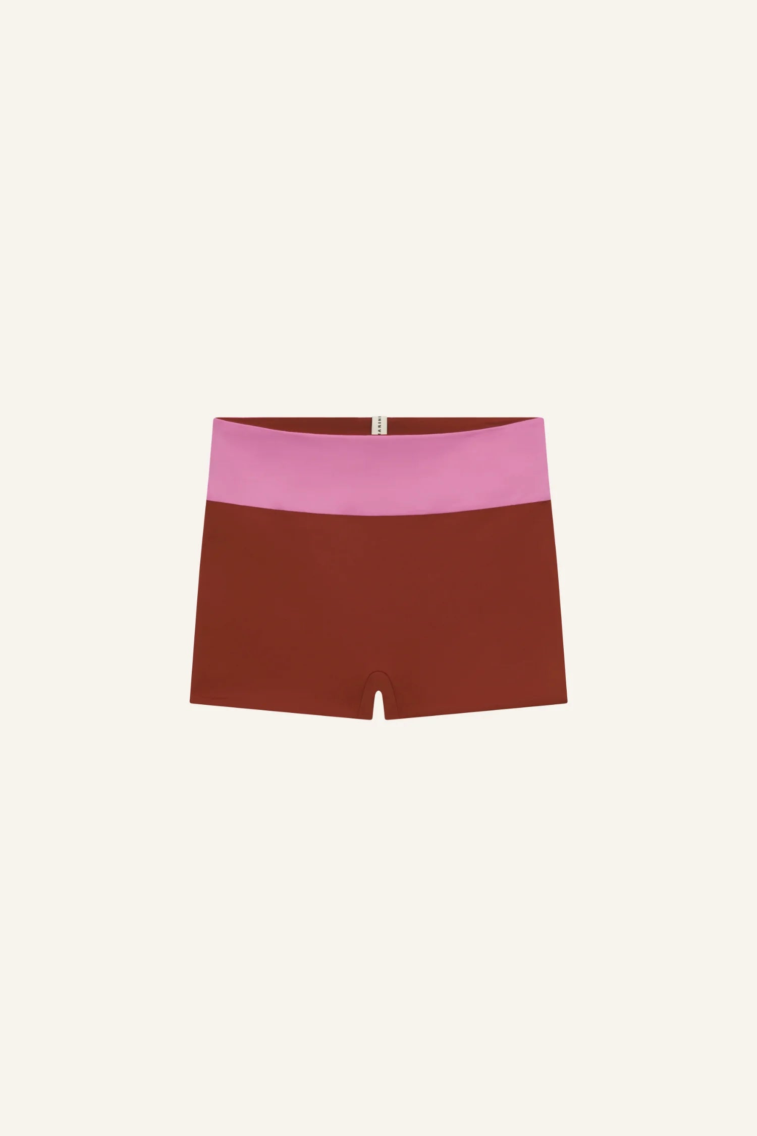 MYMARINI Bikinihose in Rot mit breitem, rosa Bund, hoch geschnitten.#color_sienna-orchid