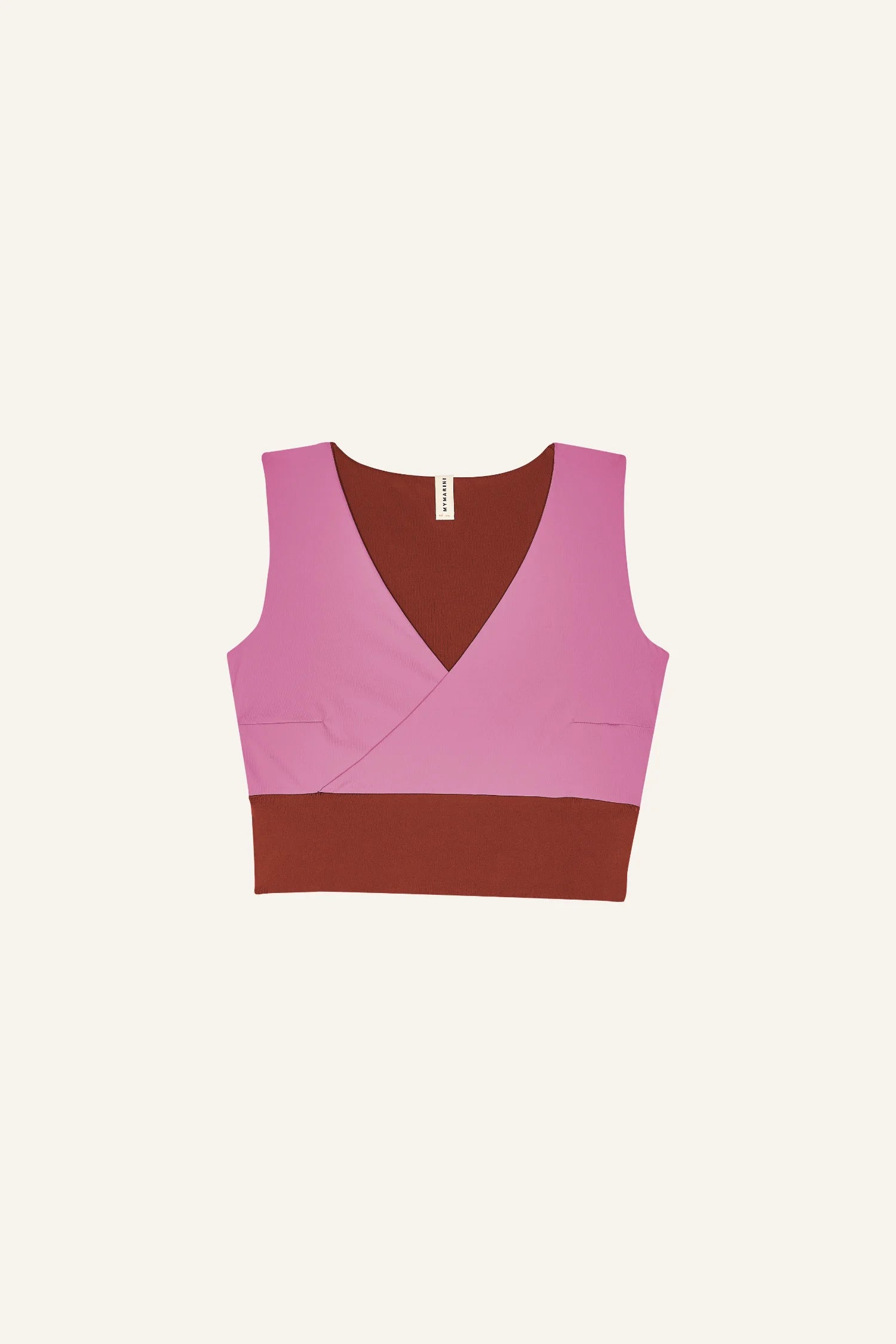 MYMARINI Bikinitop in Rosa und Braun mit V-Ausschnitt und breiten Trägern auf hellem Hintergrund.#color_sienna-orchid