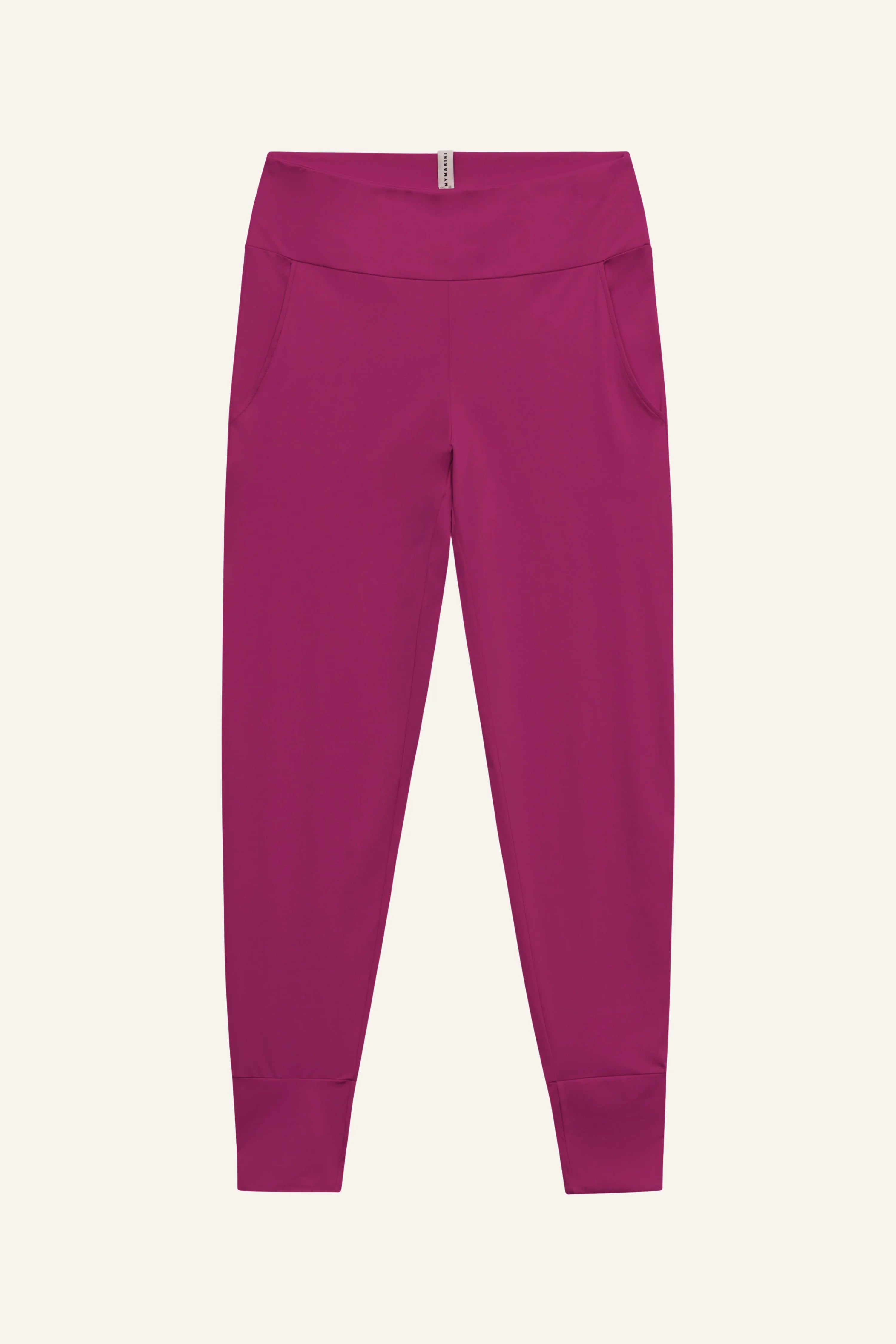 MYMARINI Hose in kräftigem Pink mit elastischem Bund und seitlichen Taschen, vor hellem Hintergrund.#color_hortensia