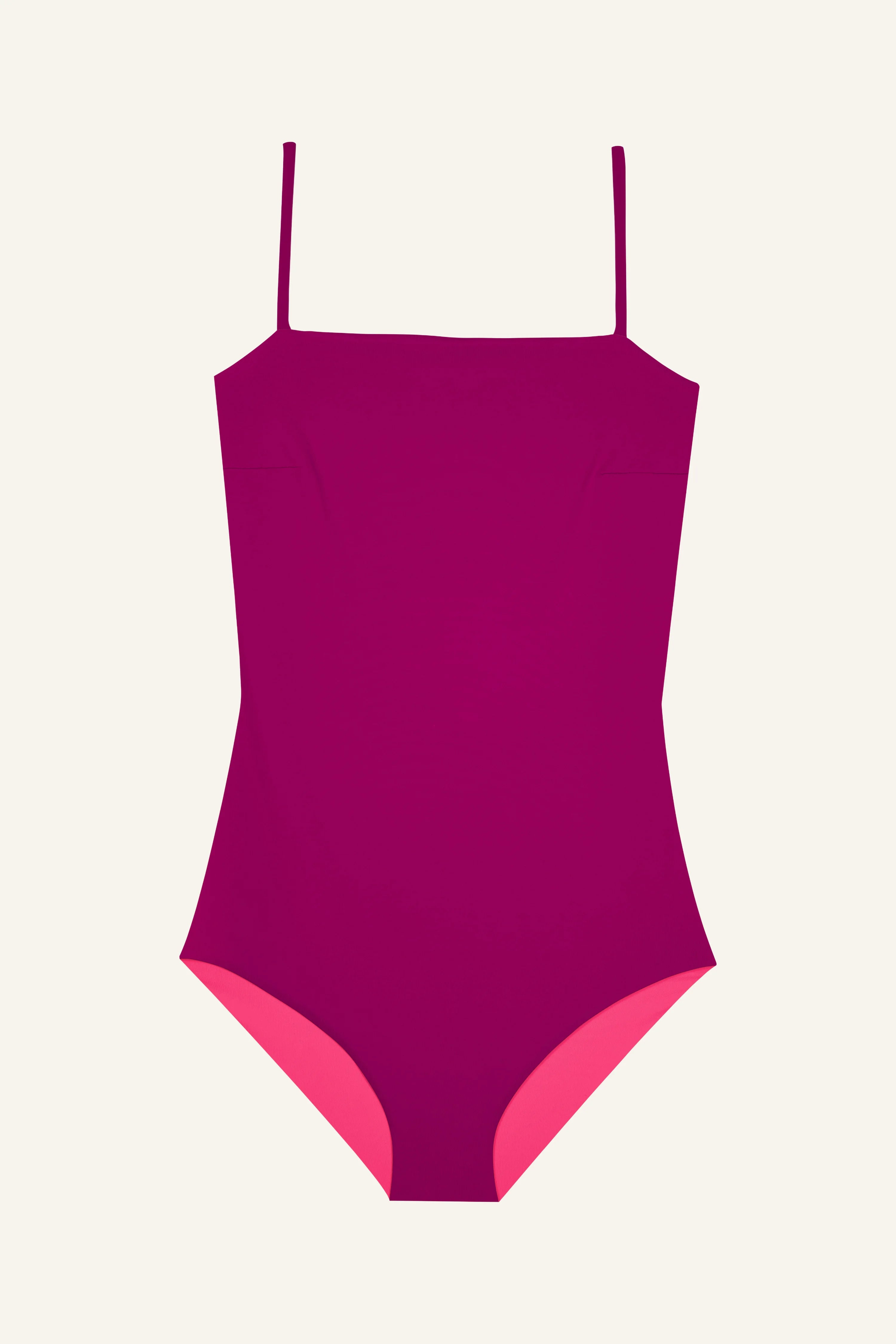 MYMARINI One-Piece in kräftigem Pink mit Spaghettiträgern und hohem Beinausschnitt vor neutralem Hintergrund.#color_pink-hortensia