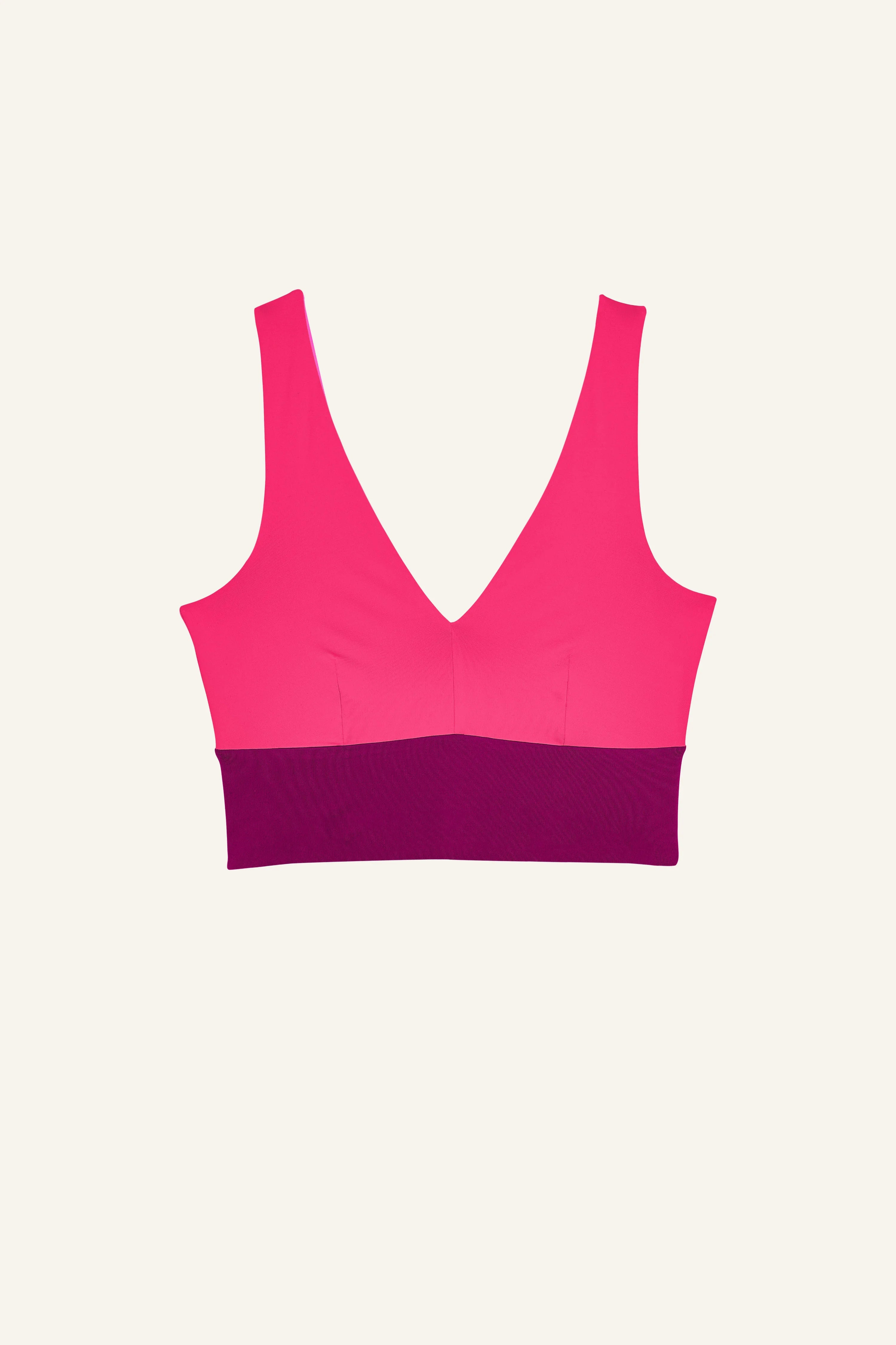 MYMARINI Bikinitop in Pink mit V-Ausschnitt und breiten Trägern auf hellem Hintergrund.#color_pink-hortensia