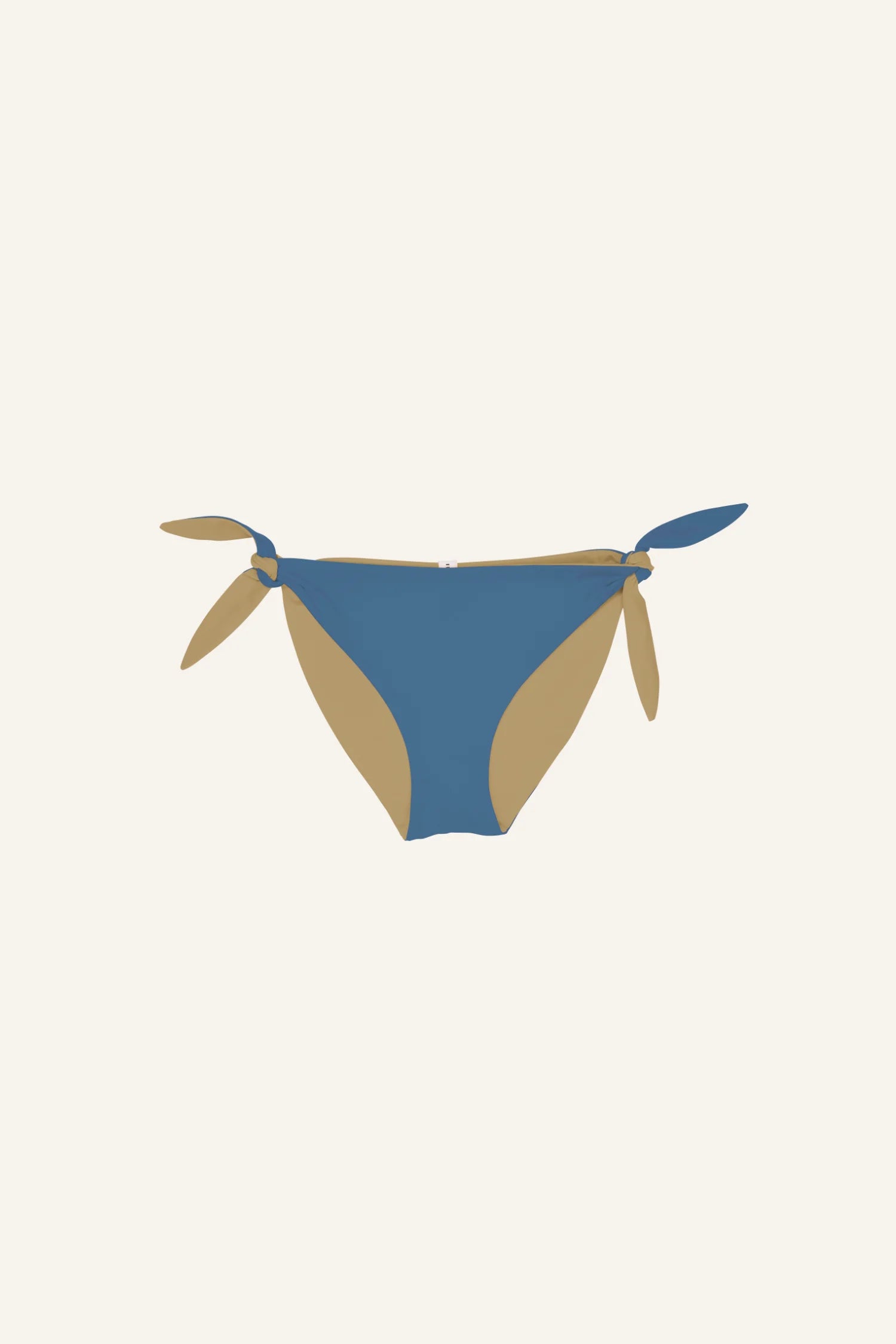MYMARINI Bikinihose mit seitlichen Schleifen, zweifarbig in Blau und Beige, Low rise Schnitt.#color_coast-desert