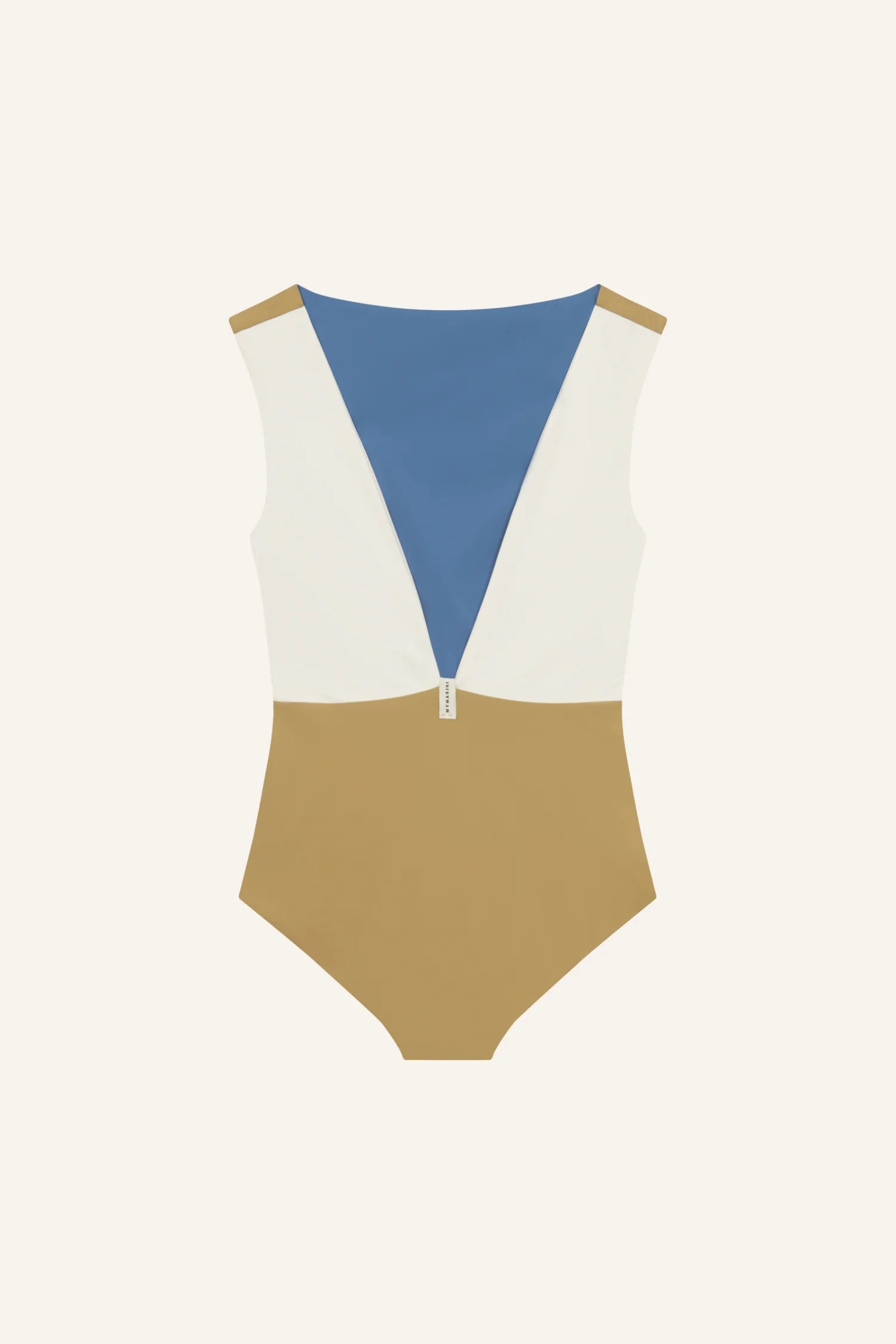 MYMARINI Badeanzug mit V-Ausschnitt, breiten Trägern und hohem Beinausschnitt in Blau, Weiß und Braun.#color_coast-desert