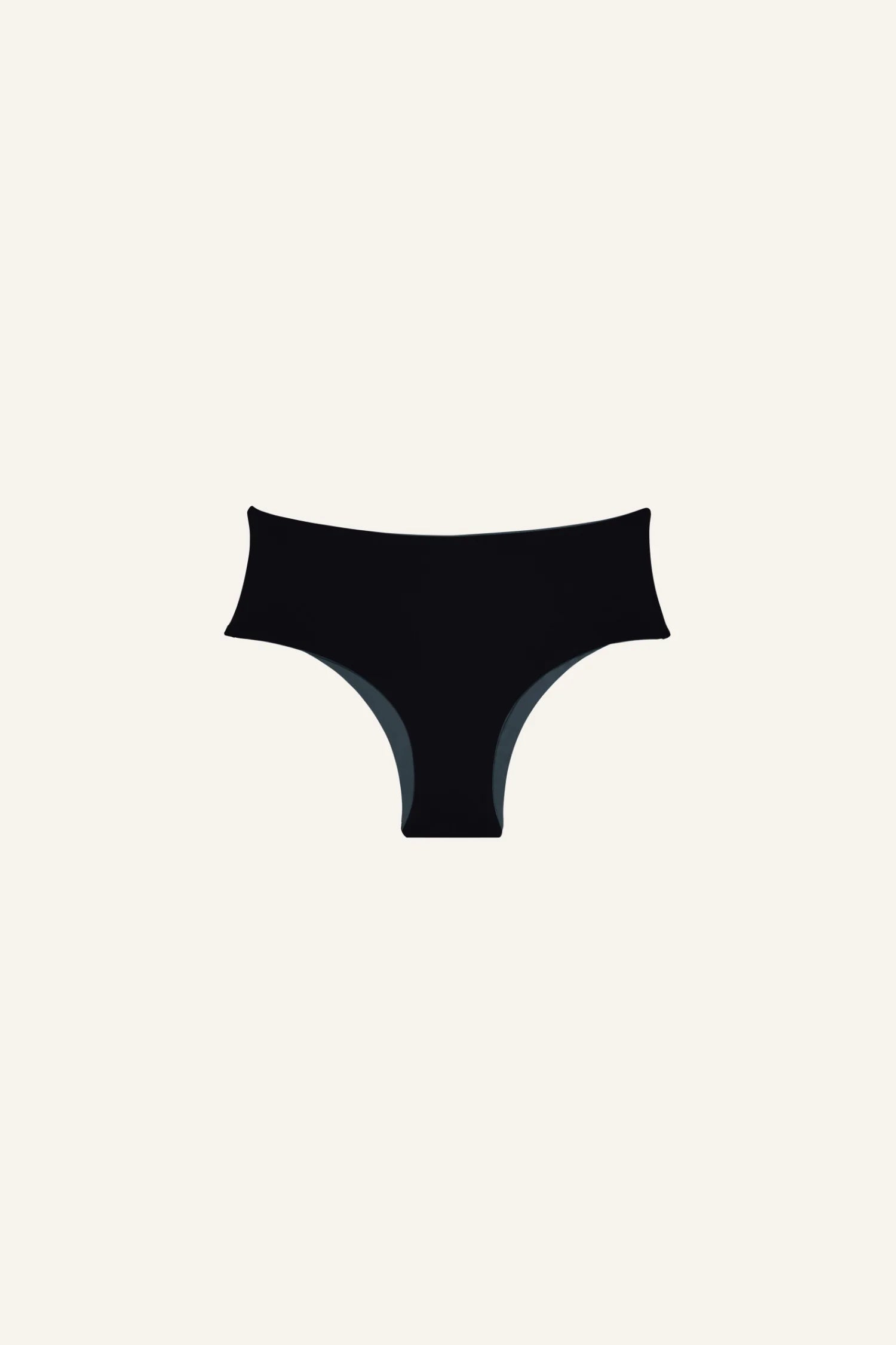 Schwarze MYMARINI Bikinihose mit hohem Beinausschnitt vor hellem Hintergrund.#color_black-grey-white