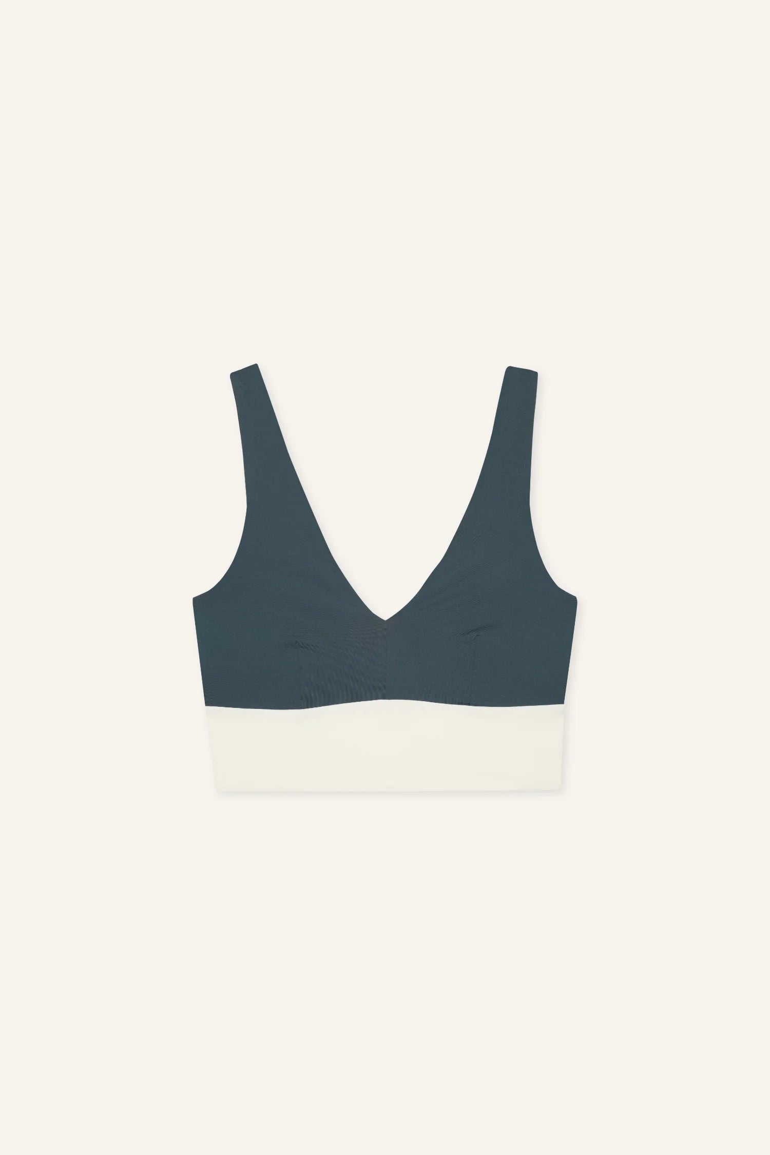 MYMARINI Bikinitop mit V-Ausschnitt und breiten Trägern in Dunkelblau und Weiß.#color_black-grey-white