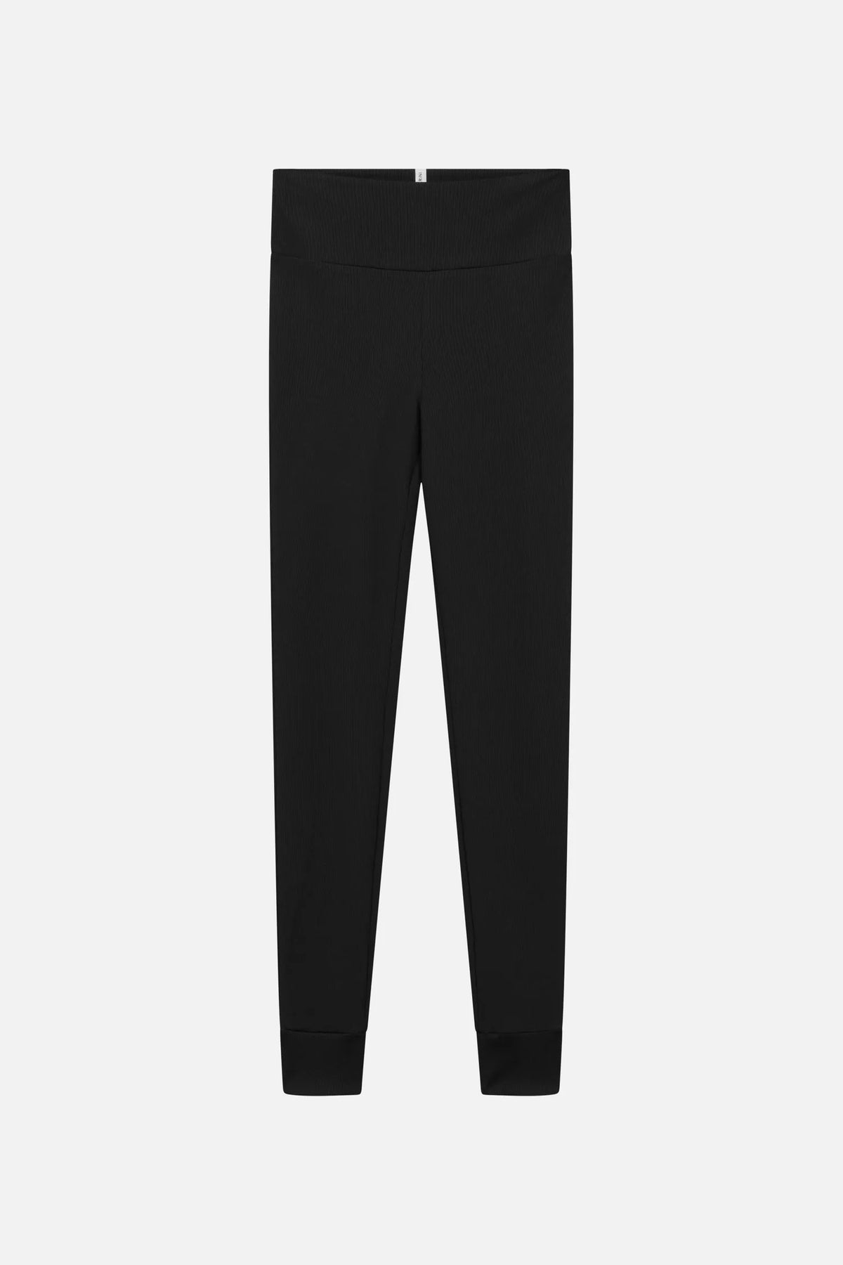 Schwarze MYMARINI ALLDAY LEGGINGS mit breitem Bund und Bündchen am Saum, Vorderseite auf hellem Grund#color_black-ribbed