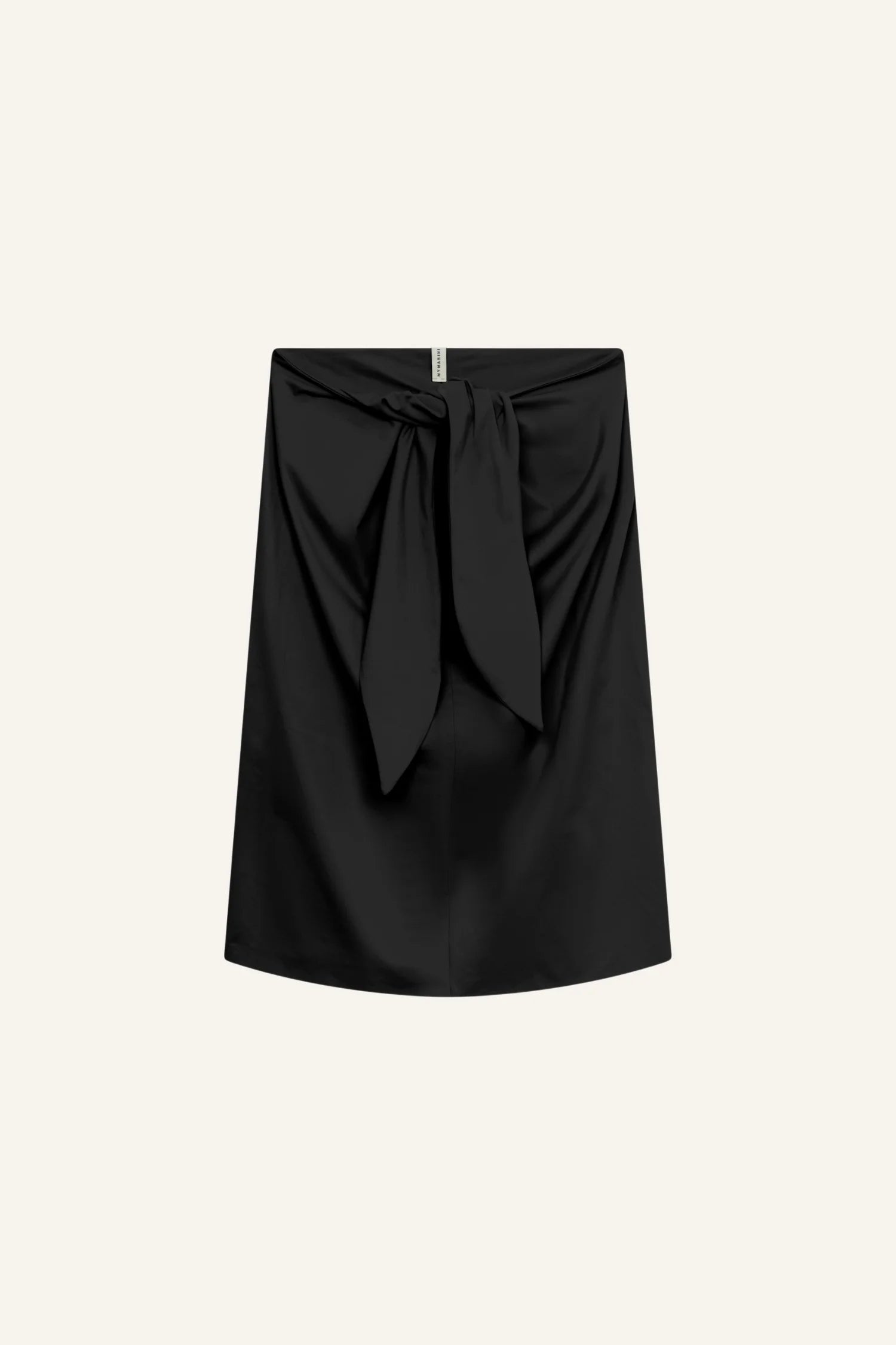 Schwarzer MYMARINI Rock mit Schleifendetail vorne, knielang, auf hellem Hintergrund.#color_black