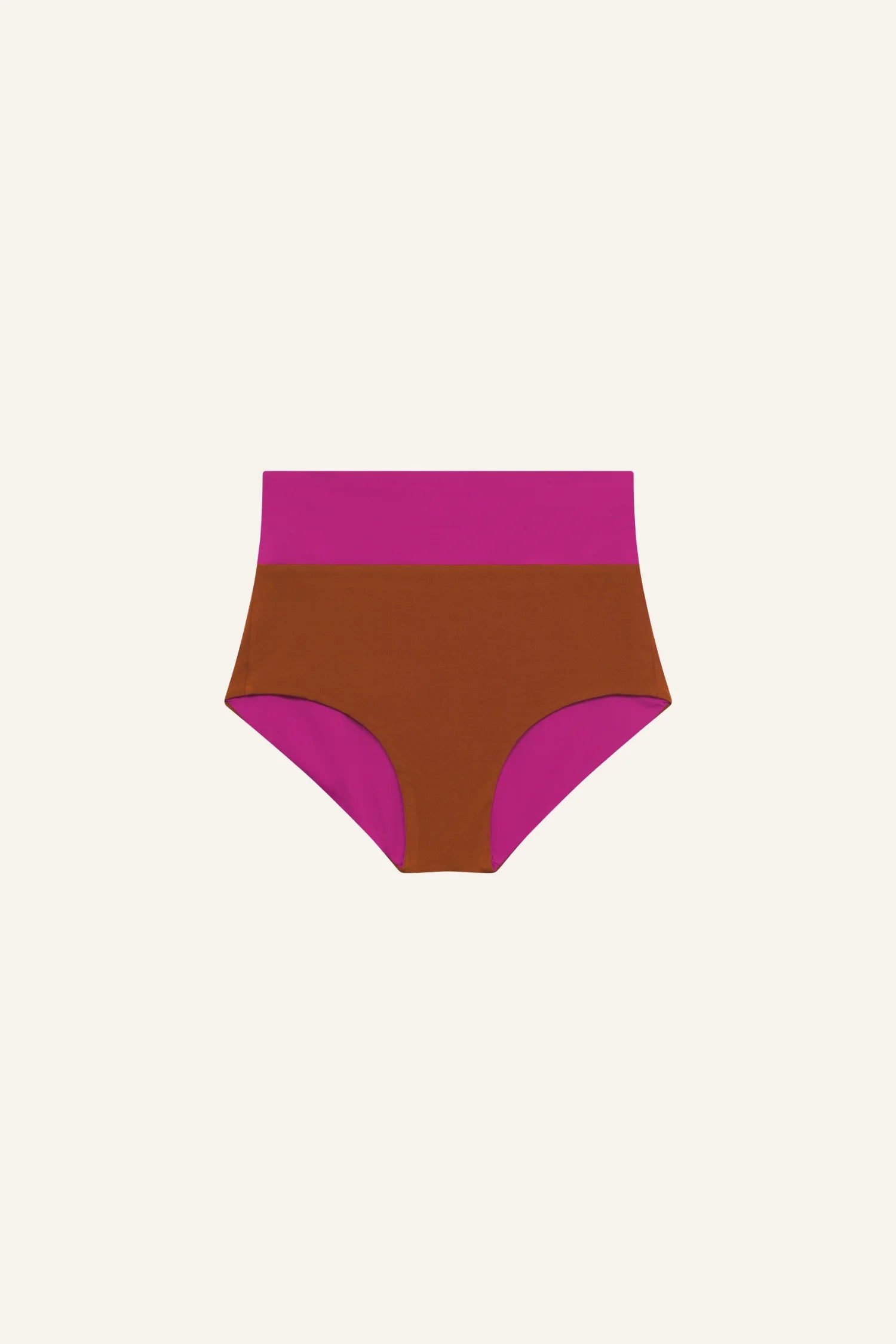 MYMARINI Bikinihose, hohe Taille, zweifarbig Magenta und Braun, sichtbare Beinausschnitte.#color_maroon-hortensia