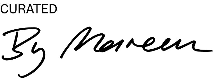 Schwarz geschriebener Schriftzug „CURATED“ und darunter „By MYMARINI“ auf weißem Hintergrund.
