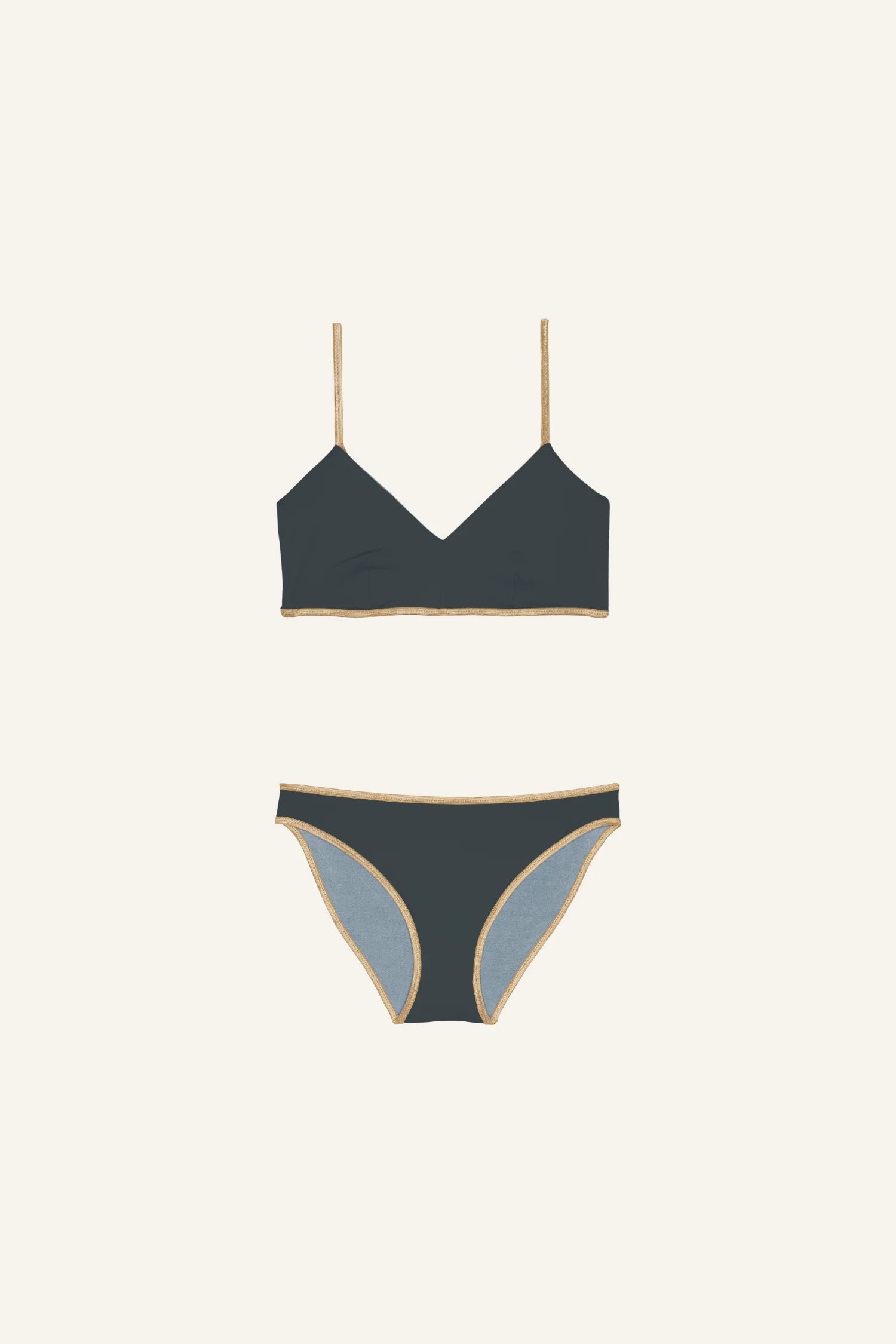MYMARINI Bikini-Set mit V-Ausschnitt und Spaghettiträgern, dunkel mit kontrastierenden Säumen, auf hellem Hintergrund.#color_crystal-grey
