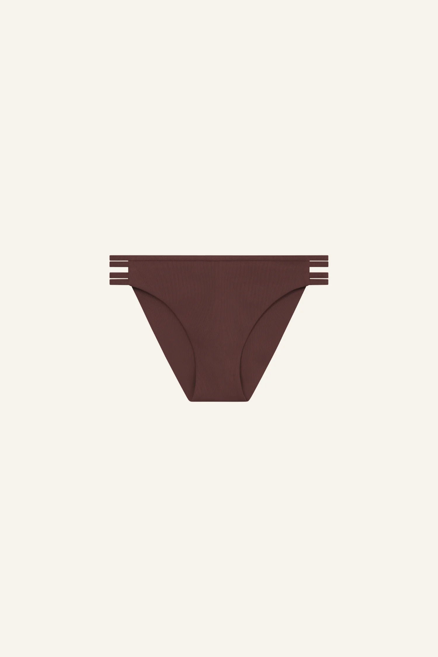 MYMARINI Bikinihose in Braun mit niedrigem Schnitt und seitlichen Streifen auf hellem Hintergrund.#color_chocolate