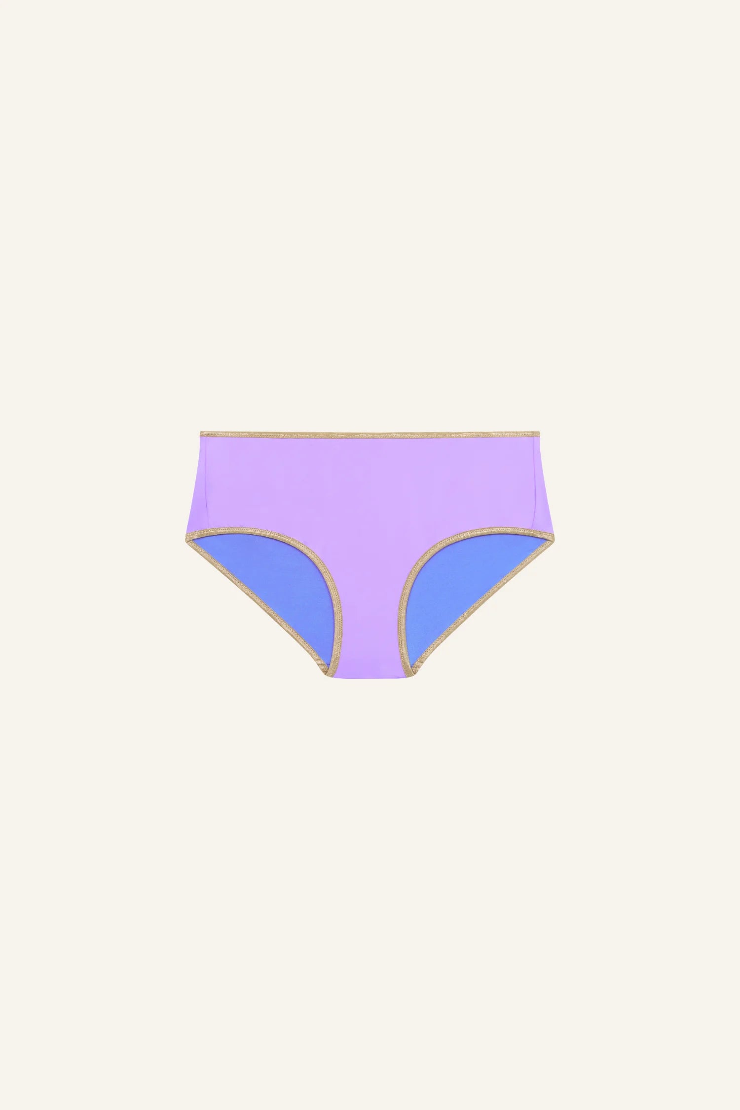MYMARINI Bikinihose in Flieder mit blauen Panelen und goldenen Ziernähten, mittlere Leibhöhe.#color_lapis-lavender
