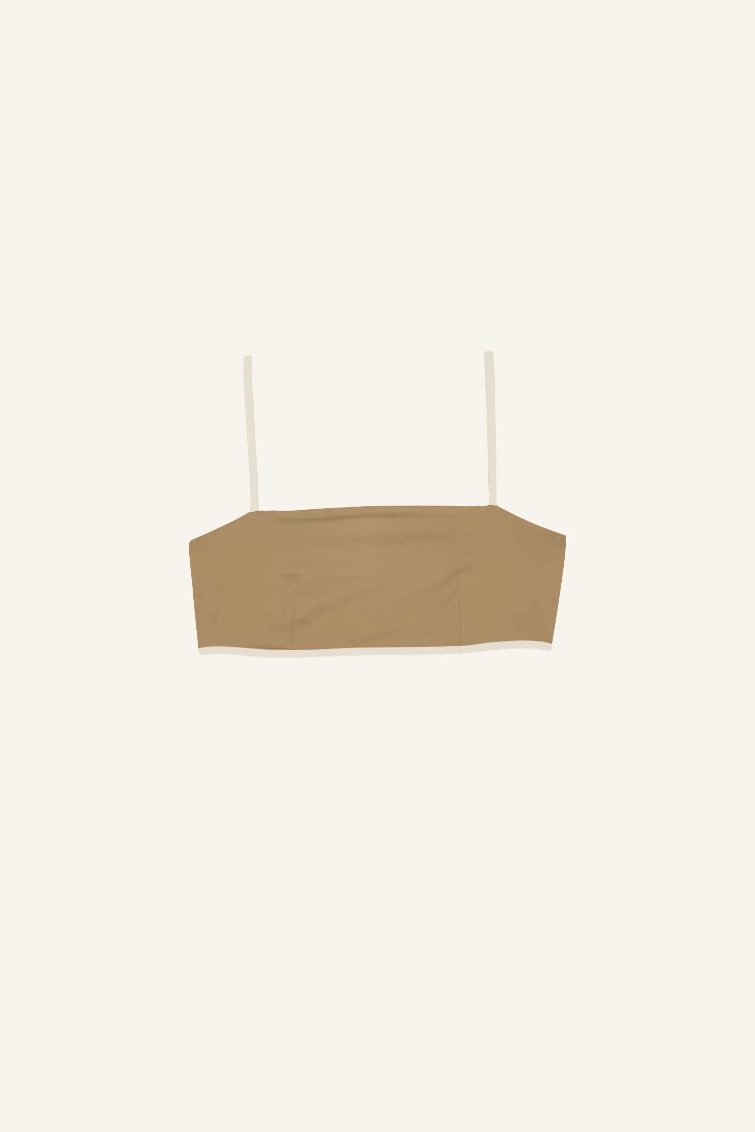 MYMARINI Bikinitop mit Spaghettiträgern in Beige auf hellem Hintergrund.#color_coast-desert