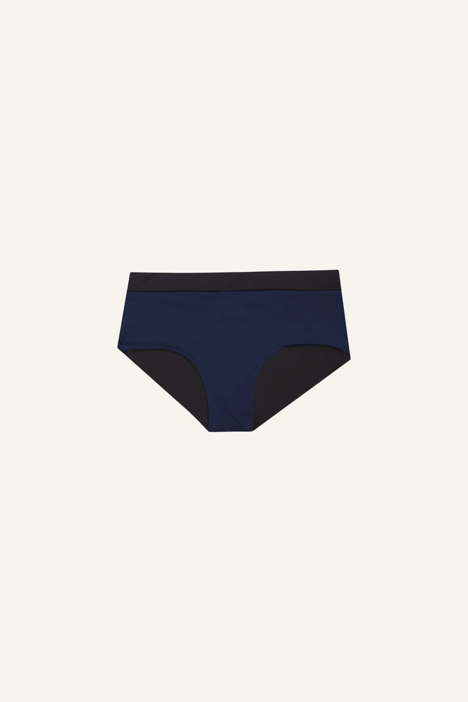 MYMARINI Bikinihose in Dunkelblau und Schwarz, Mid rise Schnitt, auf hellem Hintergrund.#color_black-navy