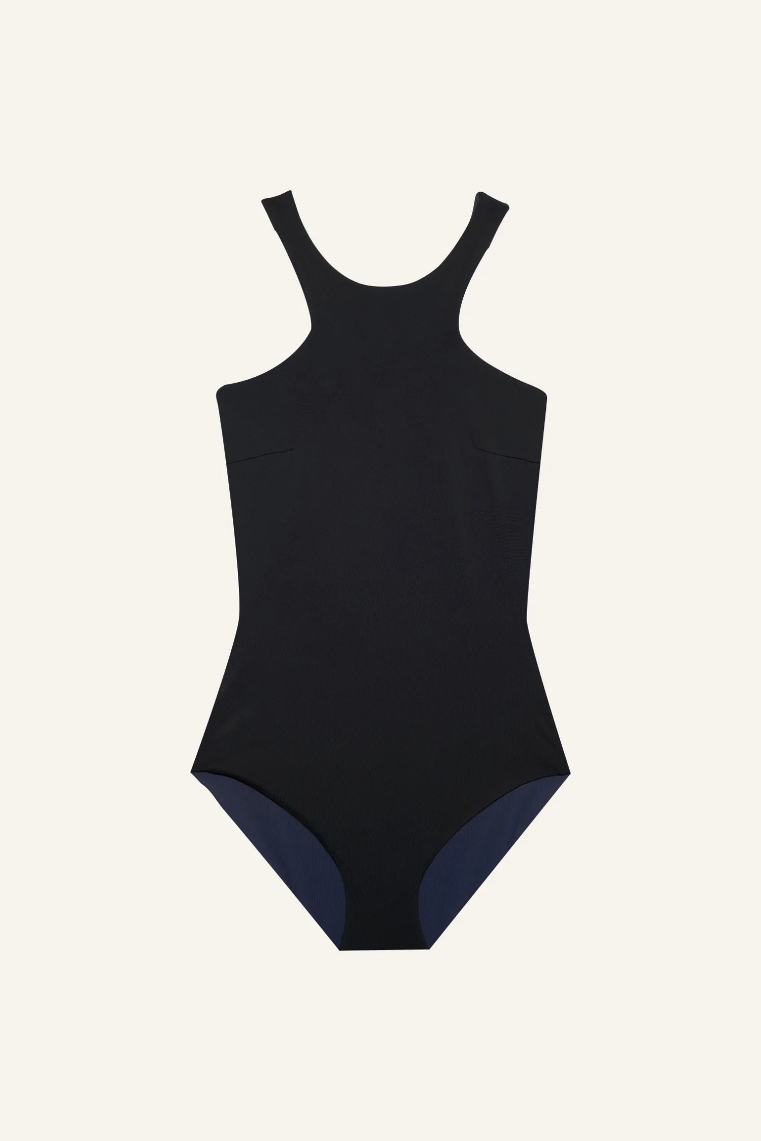 Schwarzer MYMARINI Badeanzug mit breiten Trägern und hohem Beinausschnitt vor hellem Hintergrund.#color_black-navy