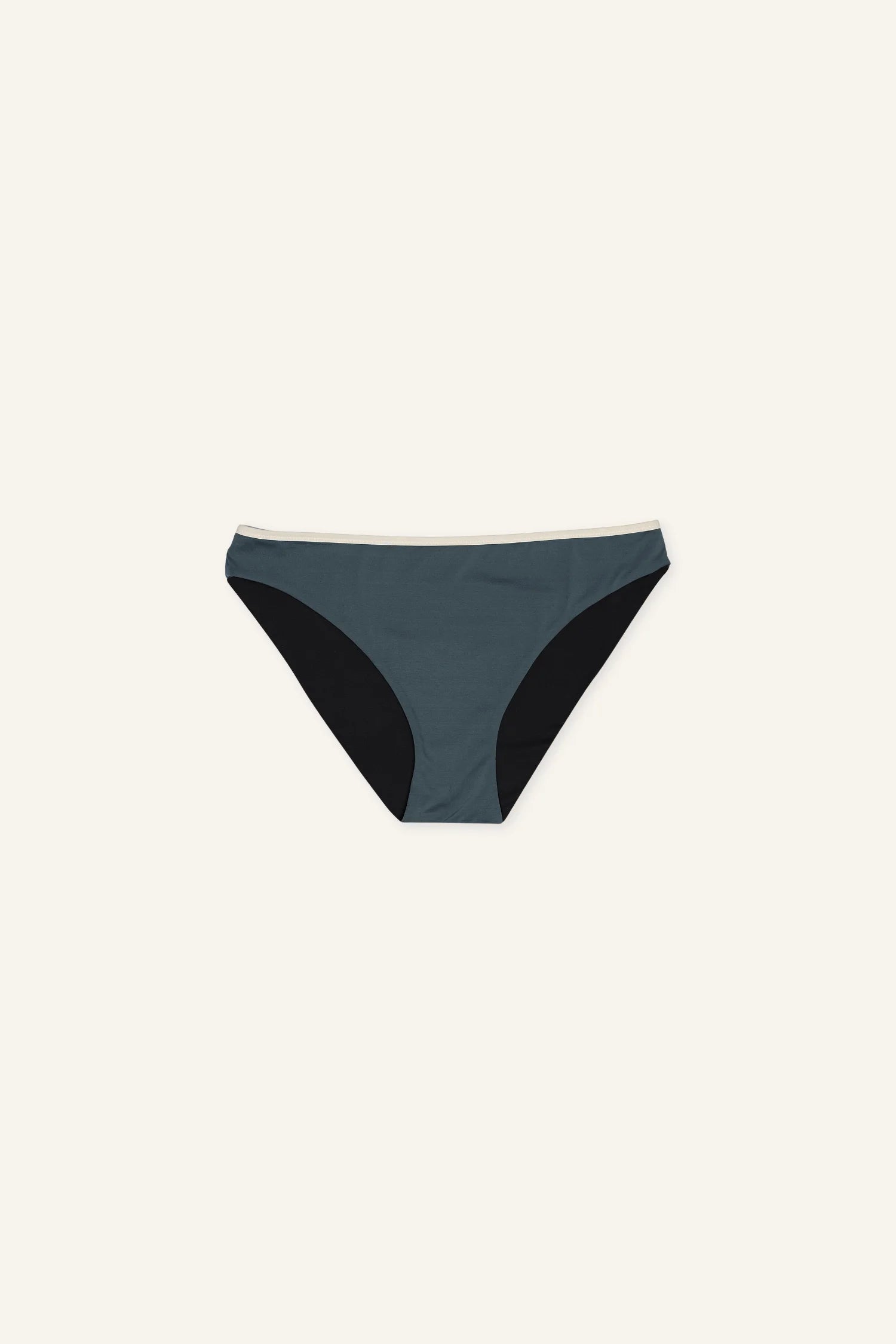 MYMARINI Bikinihose in Dunkelgrau mit tiefem Beinausschnitt auf hellem Hintergrund.#color_black-grey-white