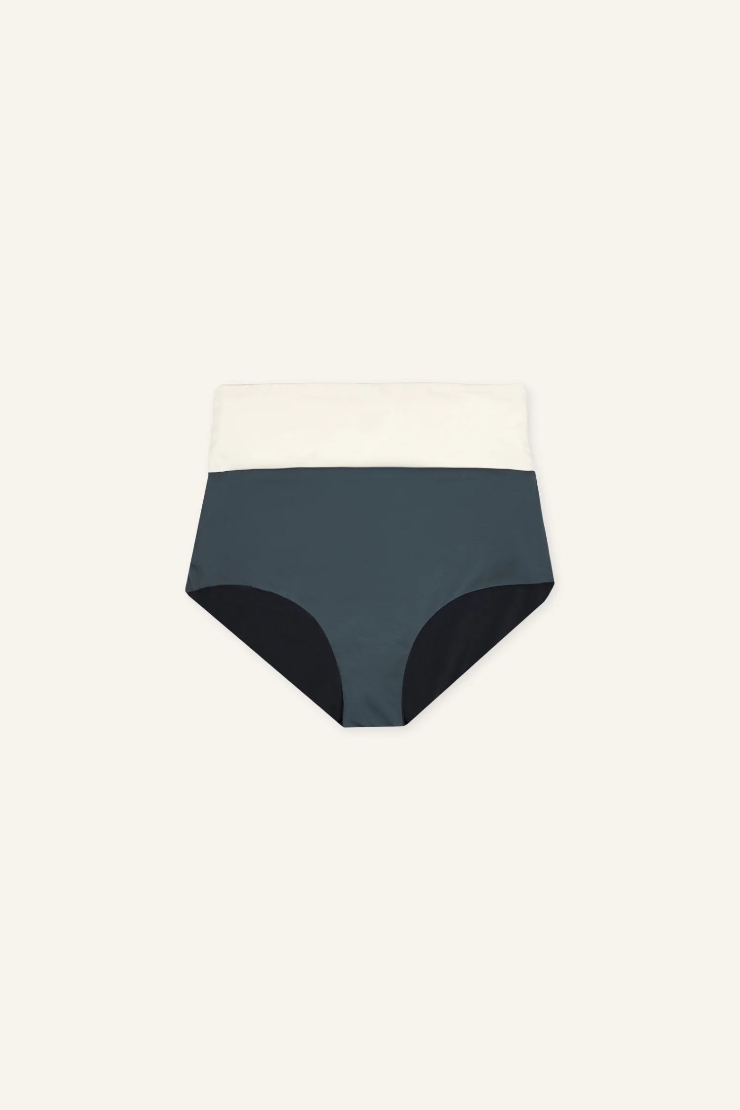 MYMARINI Bikinihose in Dunkelblau und Weiß, High waist Schnitt, auf hellem Hintergrund.#color_black-grey-white