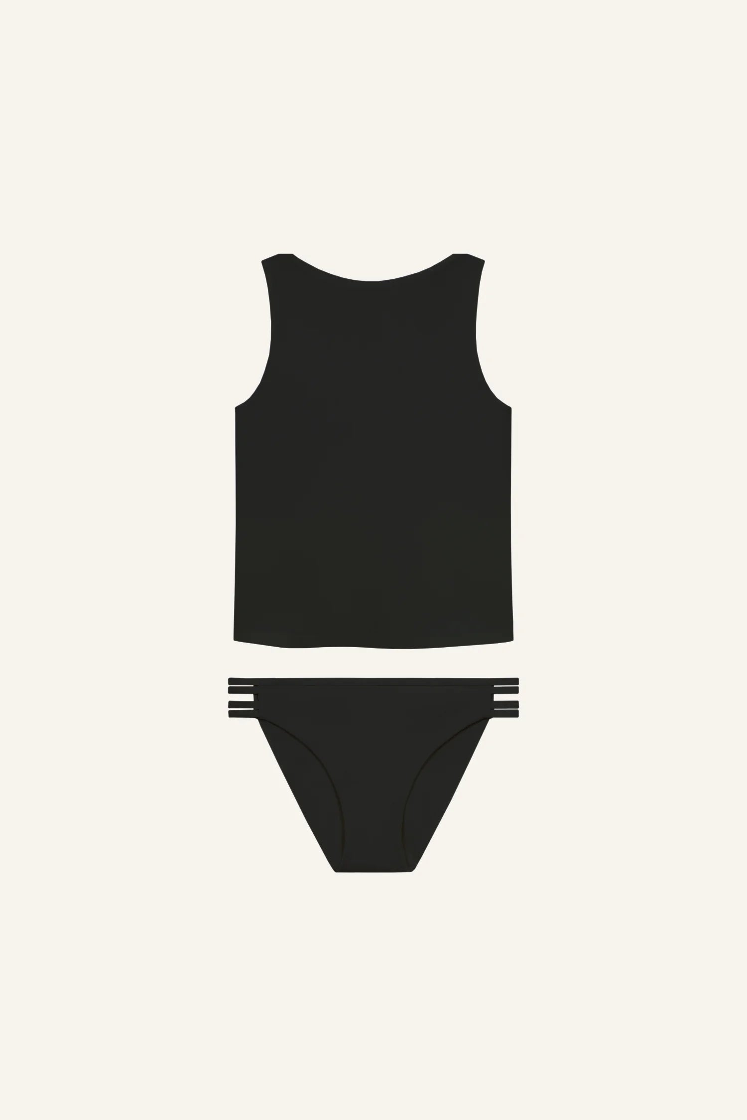 Schwarzes MYMARINI Bikinitop mit breiten Trägern und Bikinihose mit mittlerem Beinausschnitt auf hellem Hintergrund.#color_black