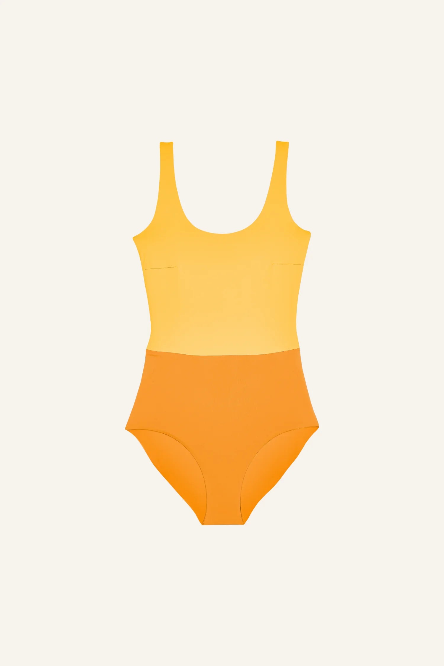 MYMARINI Badeanzug in Gelb-Orange mit breiten Trägern und hohem Beinausschnitt vor hellem Hintergrund.#color_buttermilk-soleil