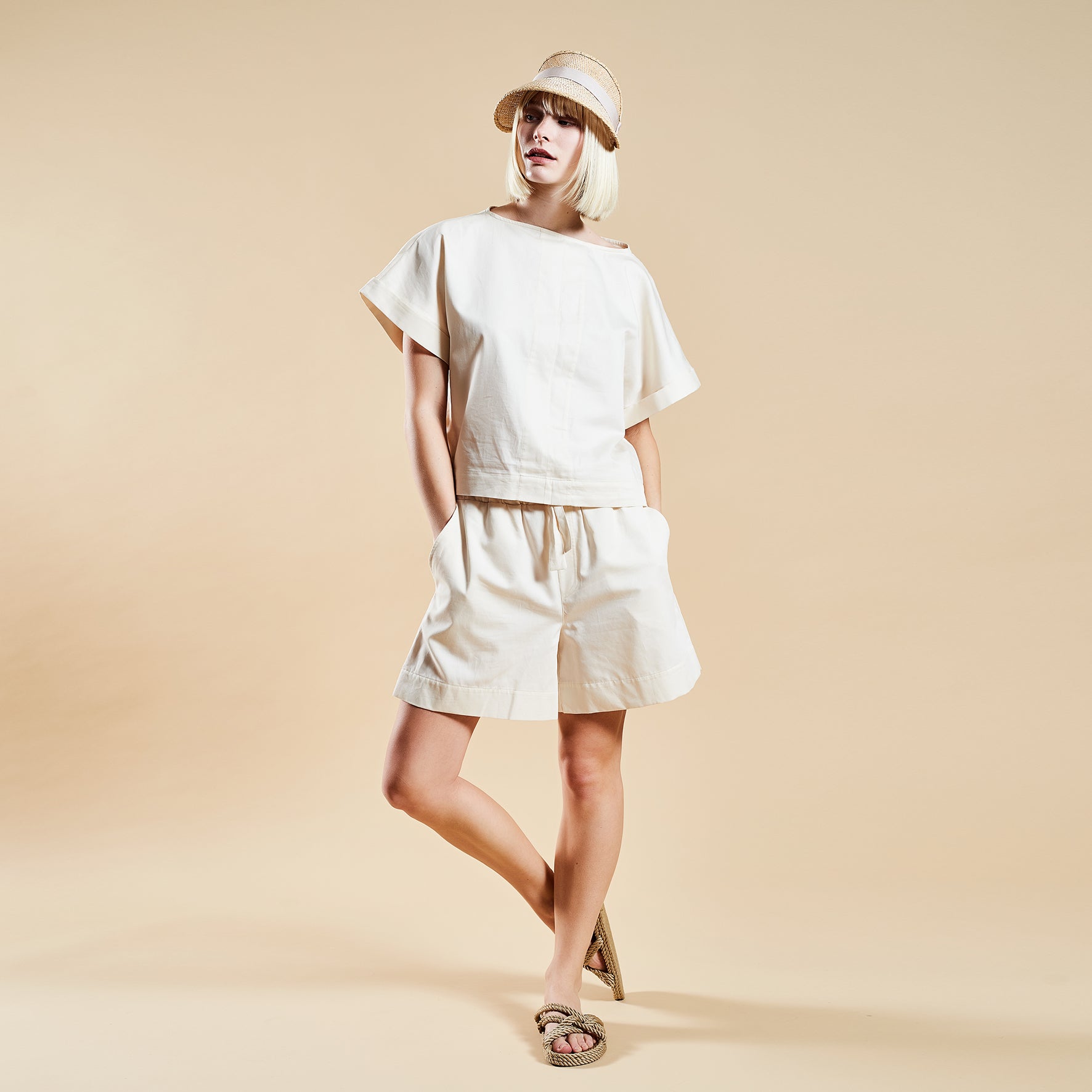 SUNSHINE SHORTS "white"